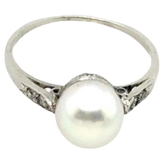 Vintage Platinum Cultured Pearl Ring Set with 4 Diamonds on Shoulders For Sale