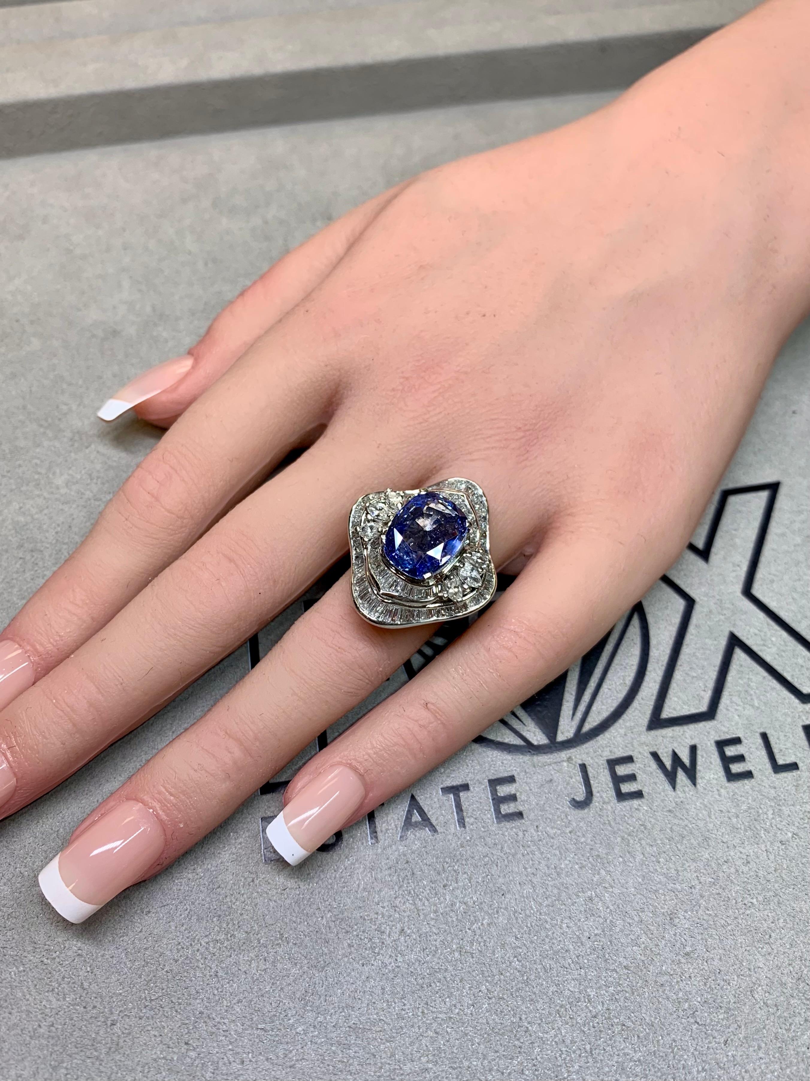 Anillo de cóctel vintage de platino con zafiro cojín y diamante baguette GIA sin calor en Excelente estado para la venta en Winter Springs, FL