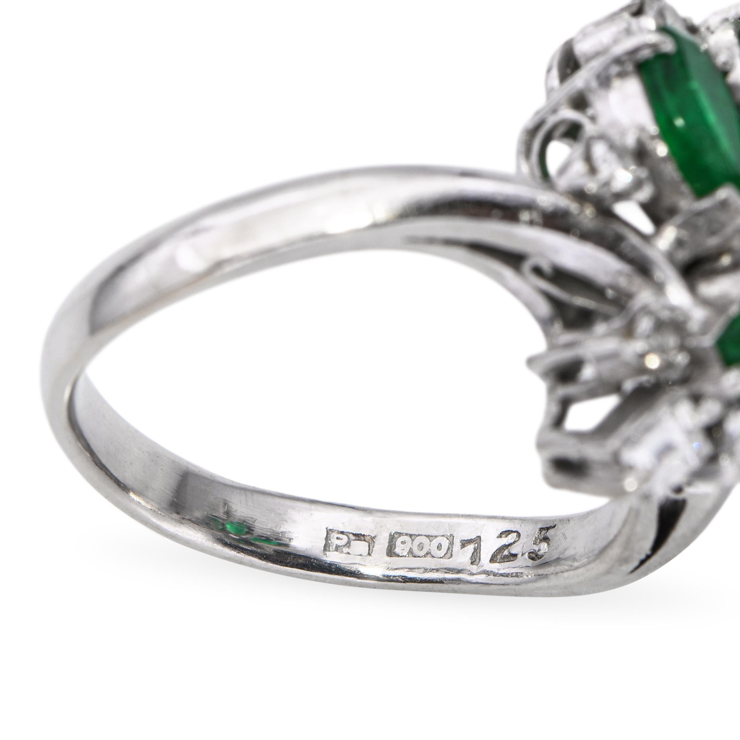 Anello vintage in platino con diamanti e smeraldo da 1,3tcw in vendita 4