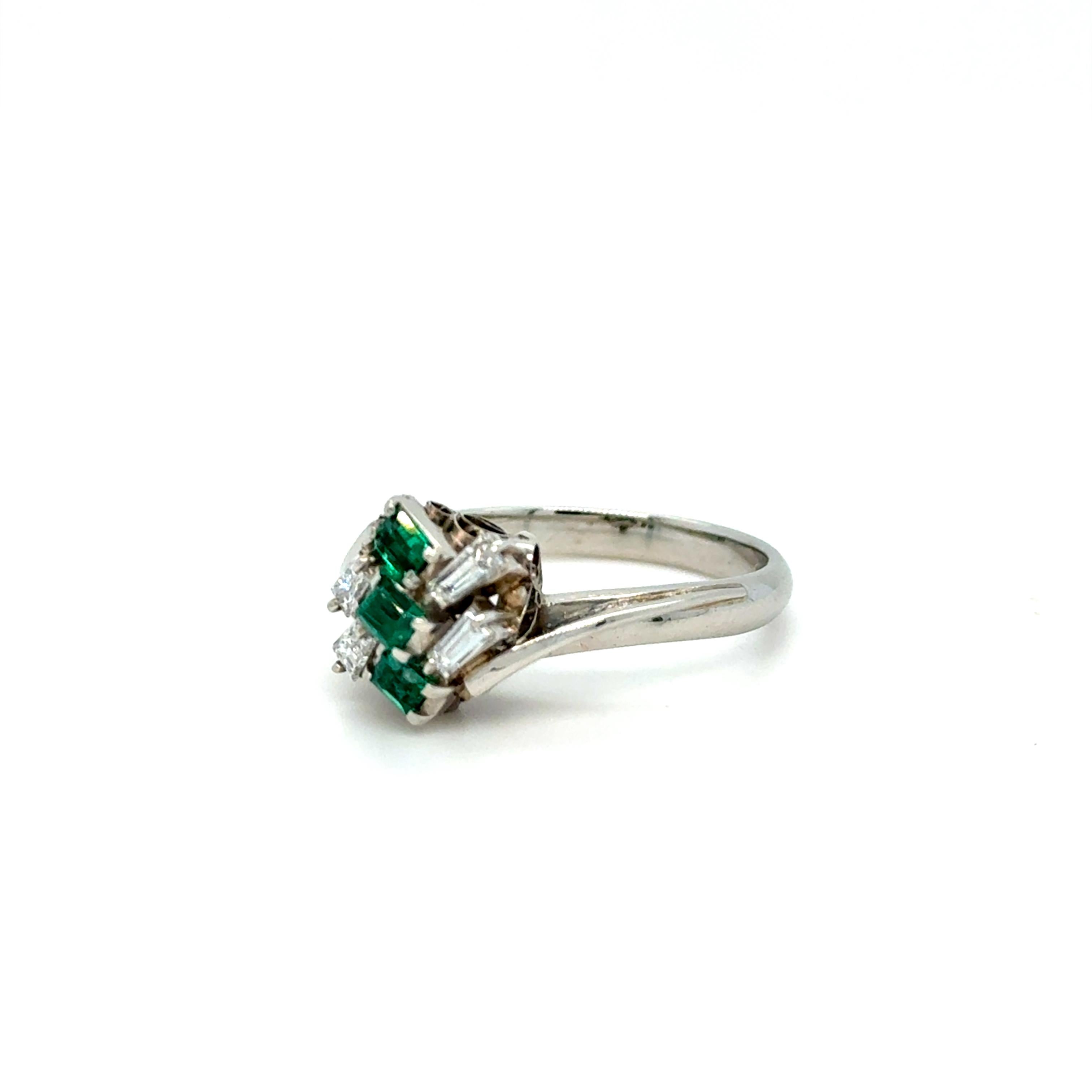Retro Vintage Platinum Diamond and Emerald Cluster Ring Engagement Ring. For Sale