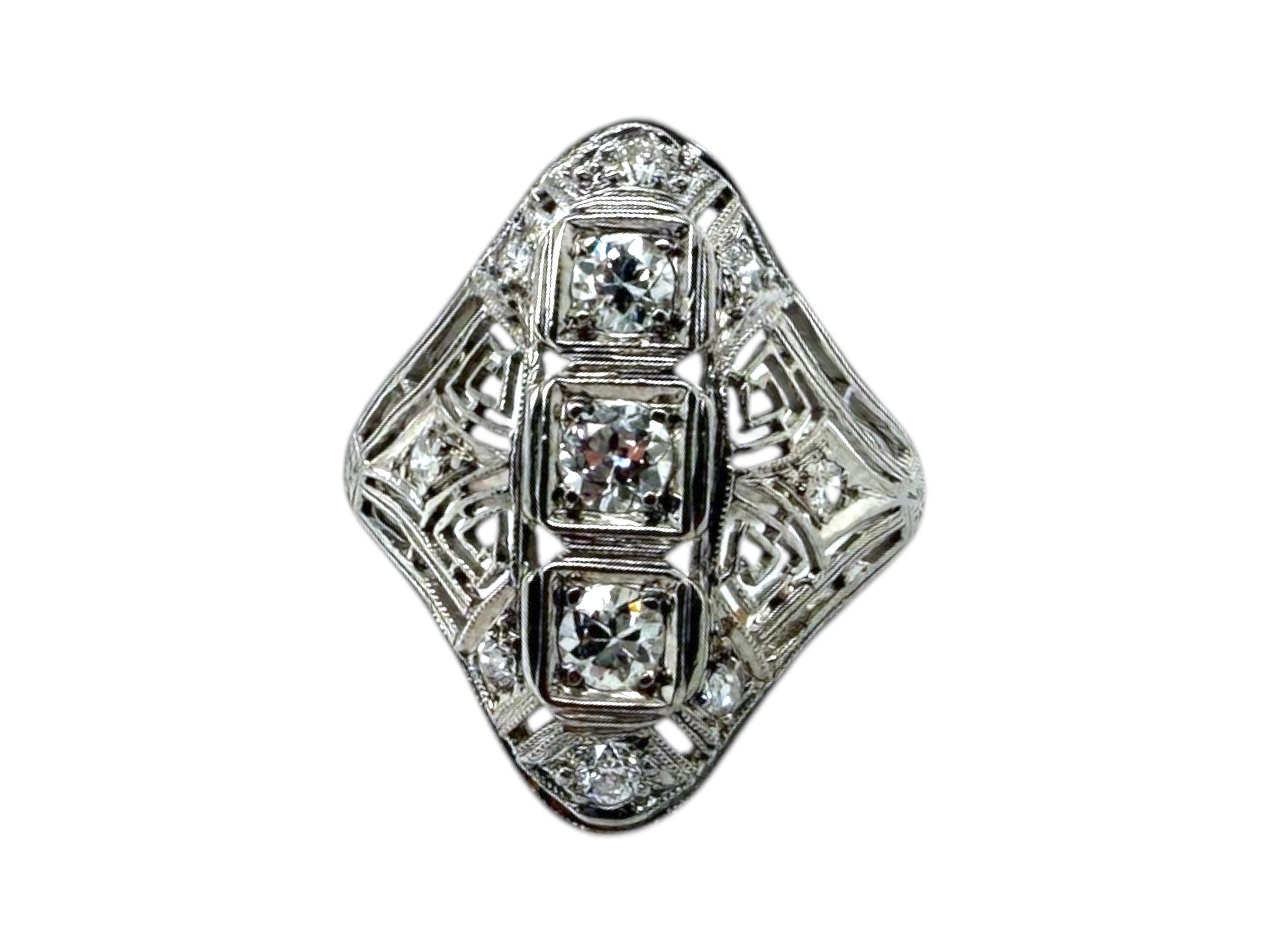 Vintage Platin Diamant Cocktail Ring im Zustand „Gut“ im Angebot in Montgomery, AL