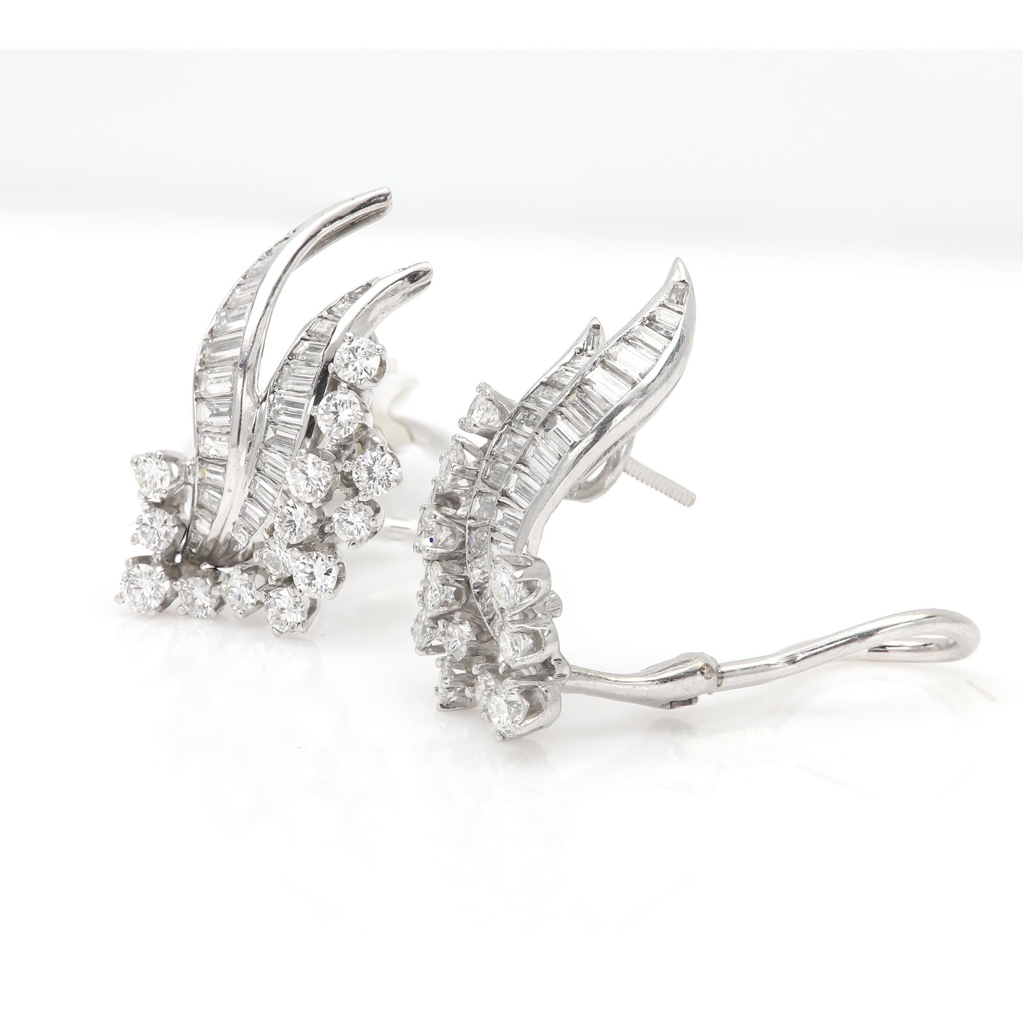 Pendientes vintage de diamantes en platino Pendiente de diseño con diamantes naturales en venta 5