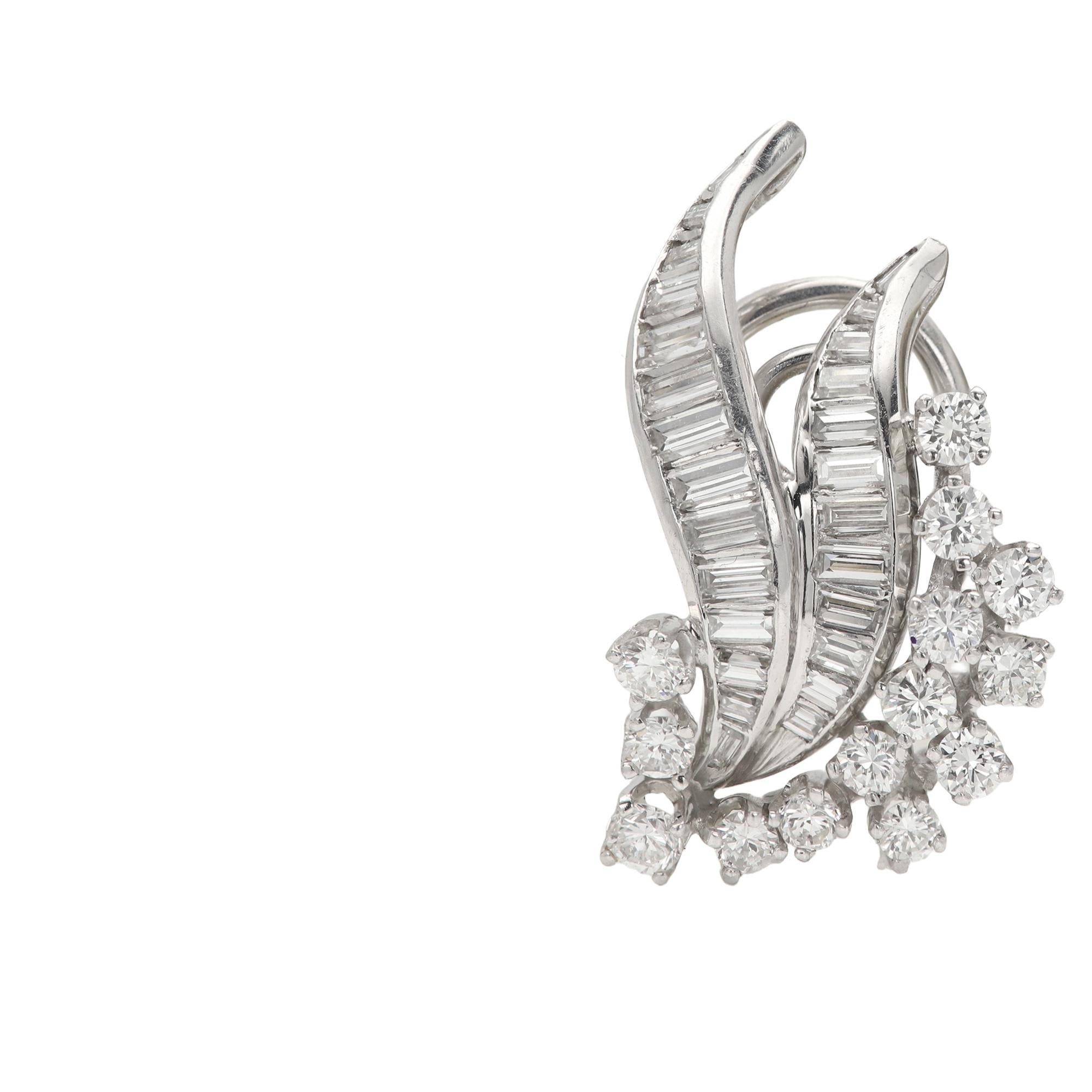 Pendientes vintage de diamantes en platino Pendiente de diseño con diamantes naturales en venta 8