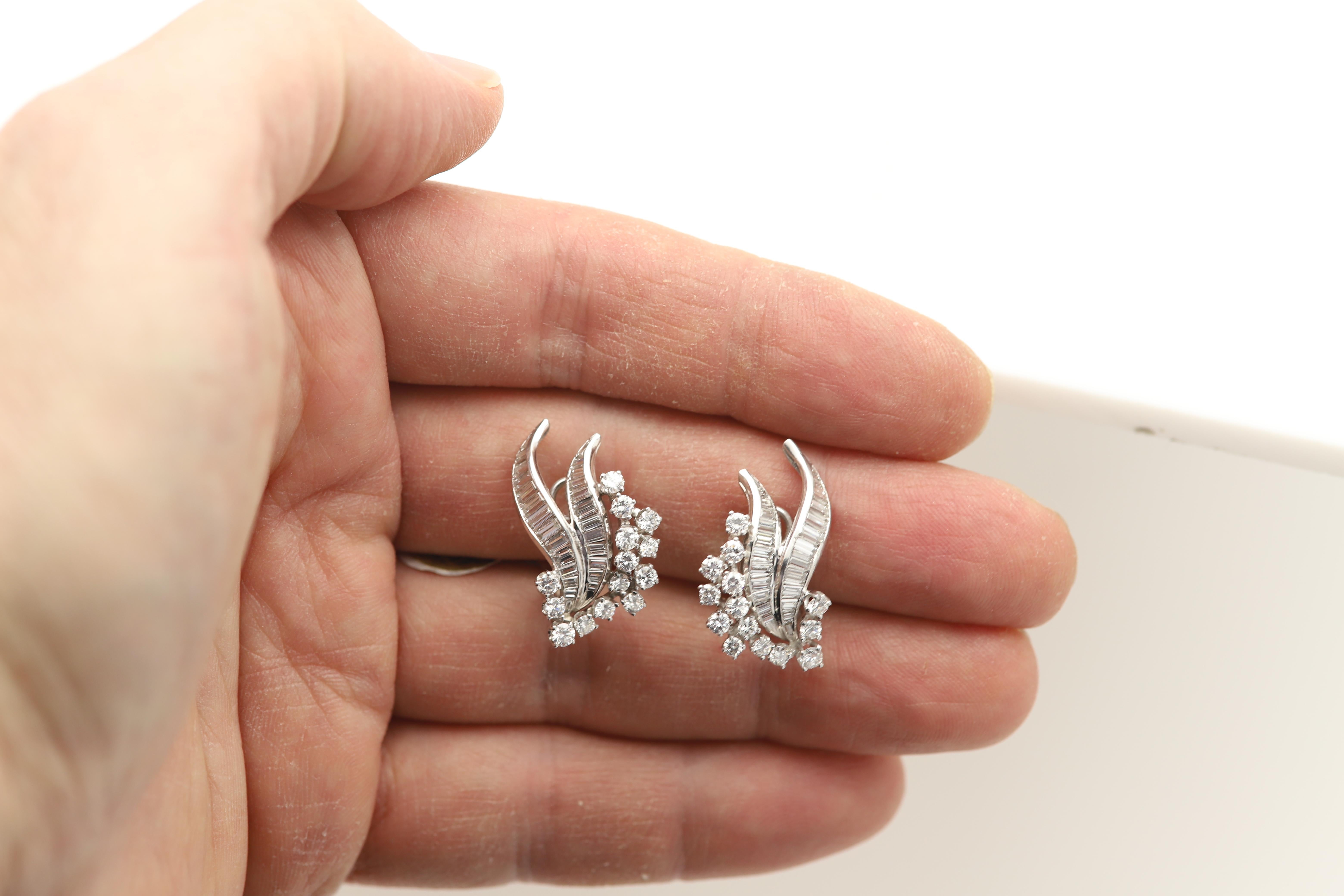 De las mujeres Pendientes vintage de diamantes en platino Pendiente de diseño con diamantes naturales en venta