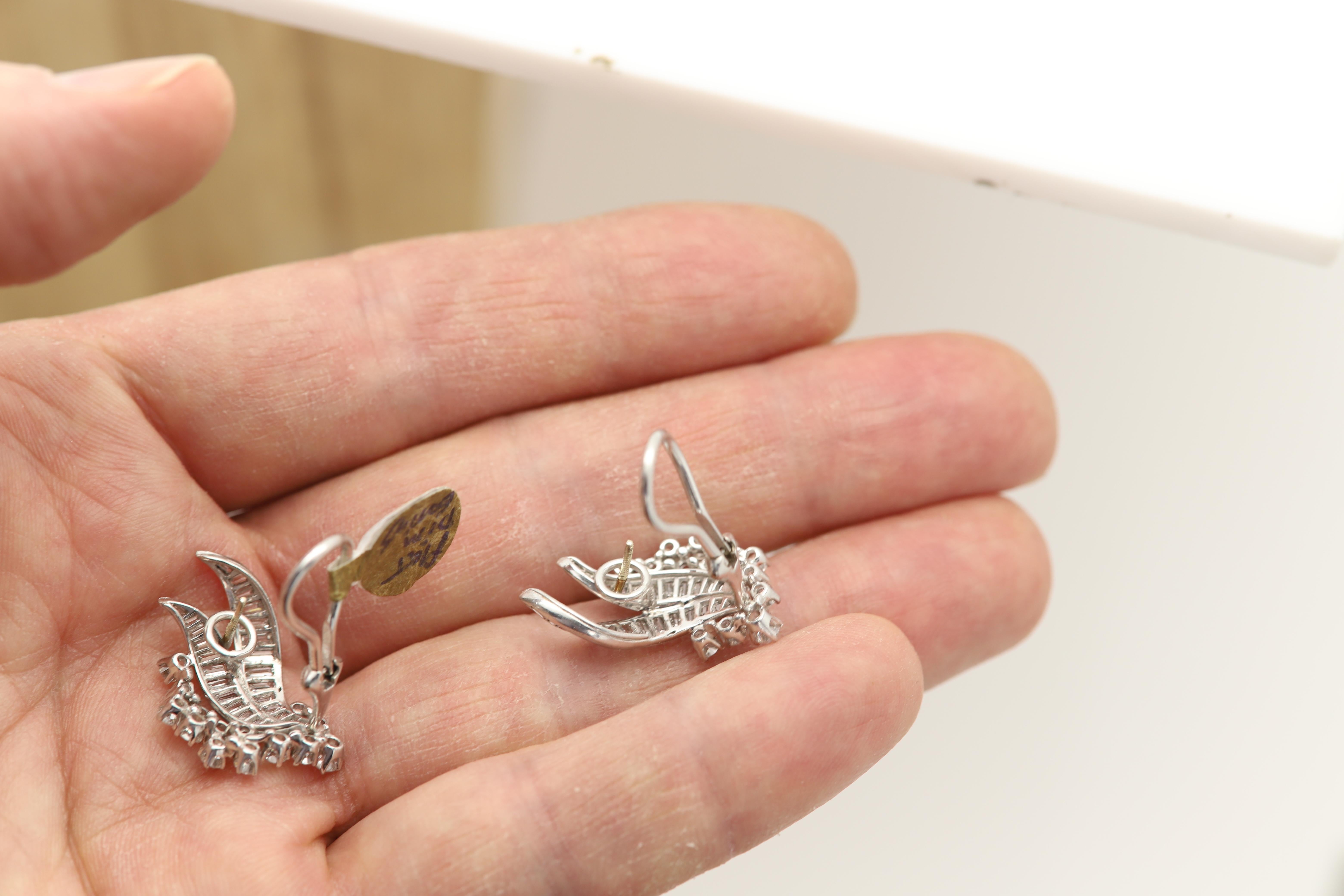 Pendientes vintage de diamantes en platino Pendiente de diseño con diamantes naturales en venta 2