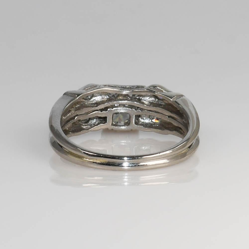 Verlobungsring aus Platin mit 0,31 Karat Diamant im Vintage-Stil (Rundschliff) im Angebot