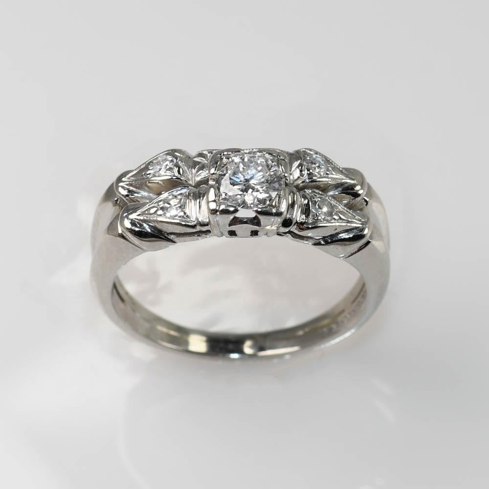 Verlobungsring aus Platin mit 0,31 Karat Diamant im Vintage-Stil im Angebot 2
