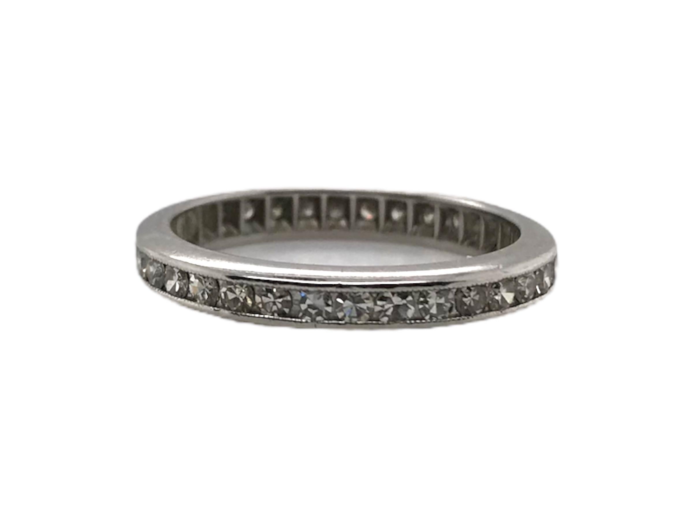 Vintage Platinum Diamond Eternity Band Size 6 In Excellent Condition For Sale In Montgomery, AL