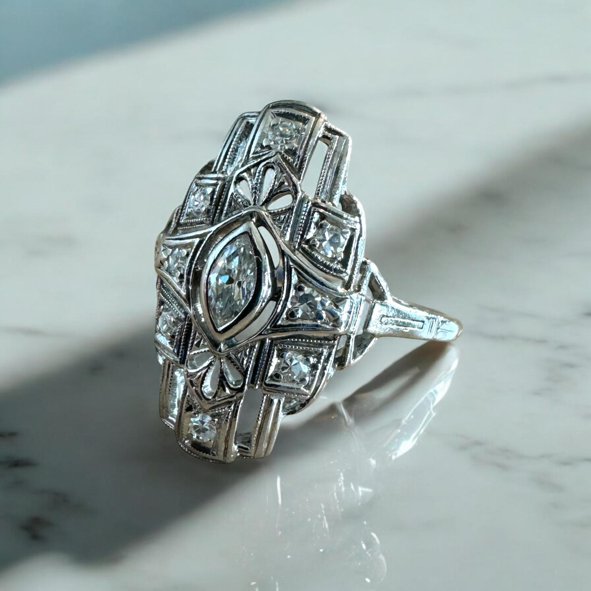Vintage Platinum Diamond Filigree Cocktail Ring en vente 4