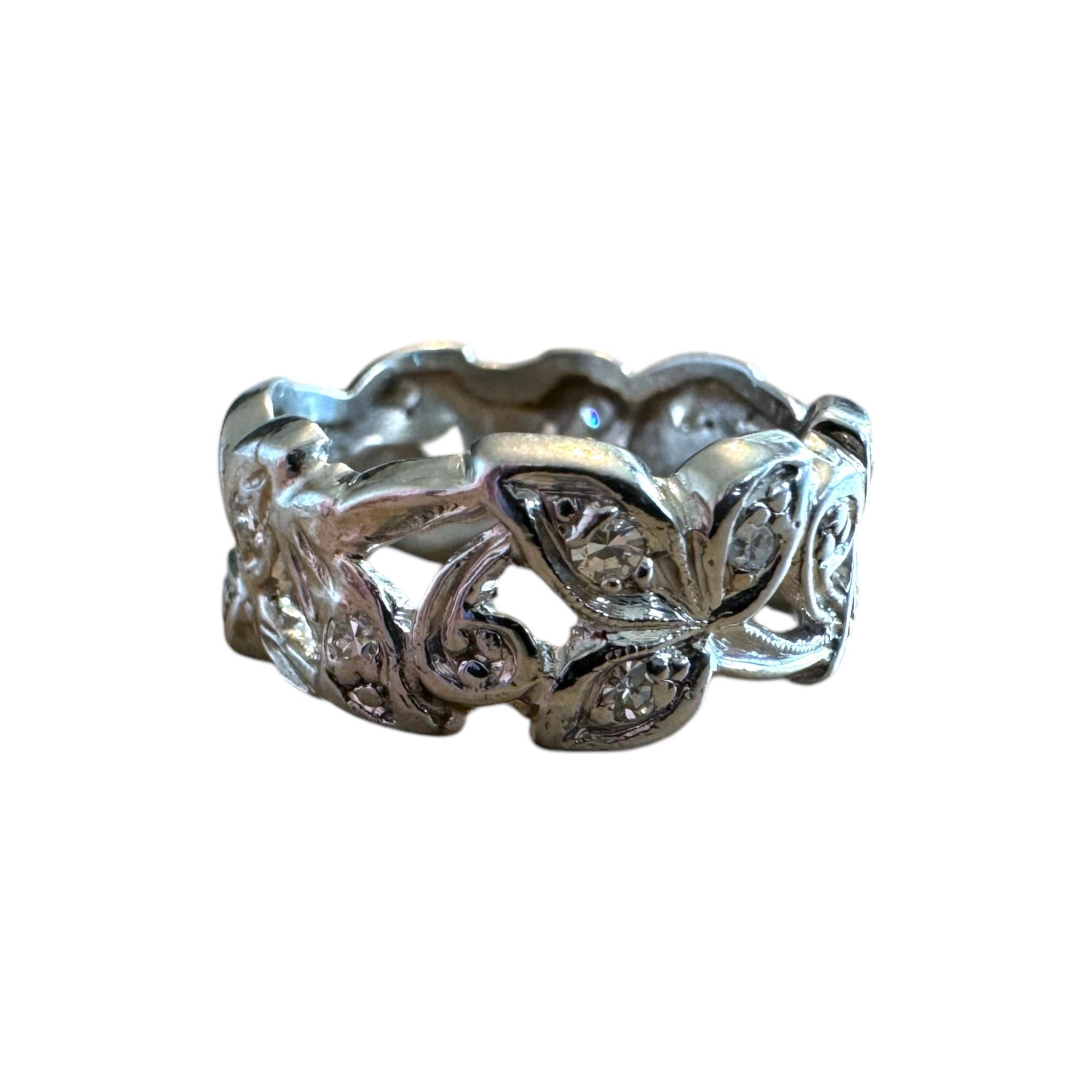 Vintage Platin-Diamant-Eternity-Ring im floralen Stil aus Platin Größe 4,5 im Angebot 1
