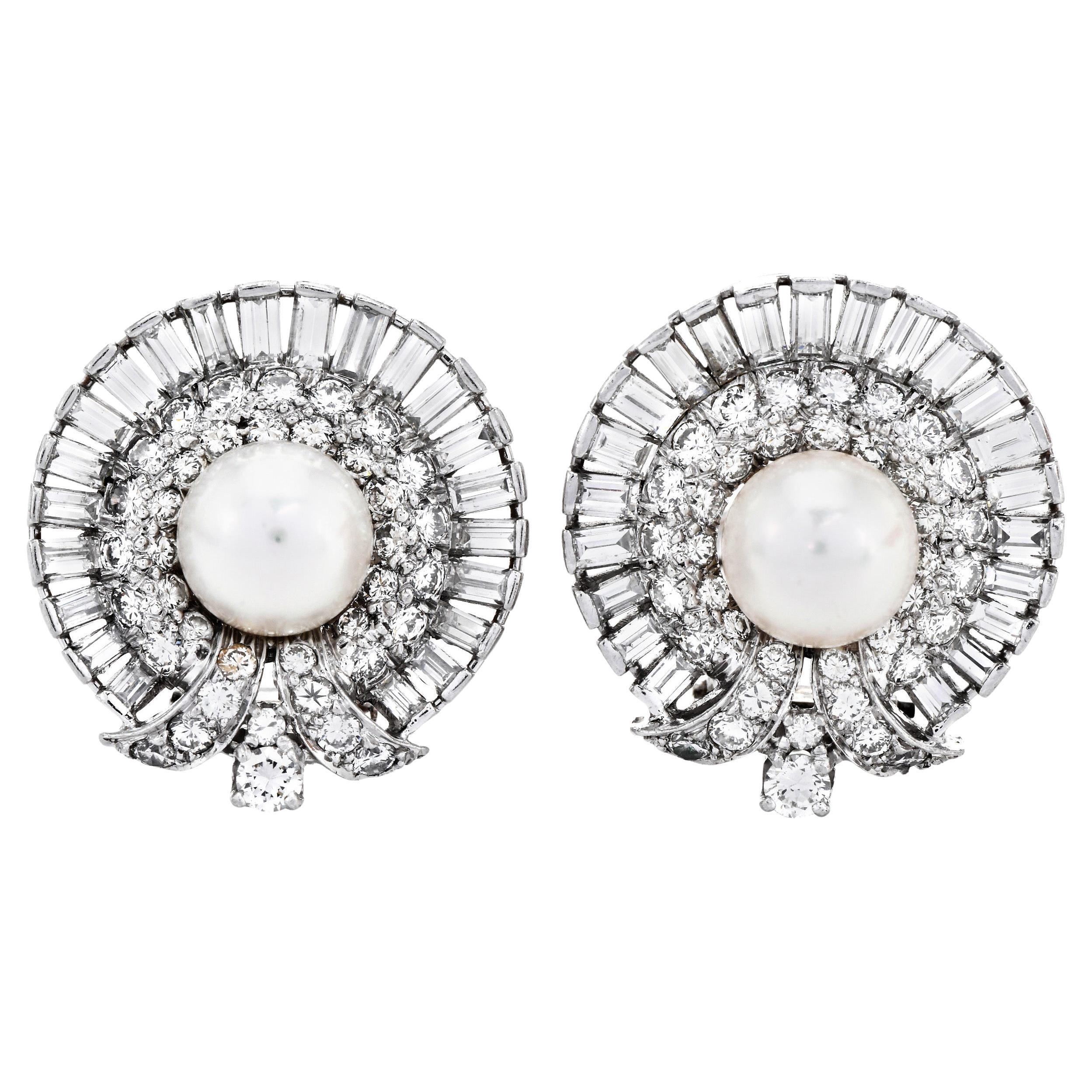 Orecchini a clip in platino d
epoca con diamanti e perle a raggiera e doppi perni