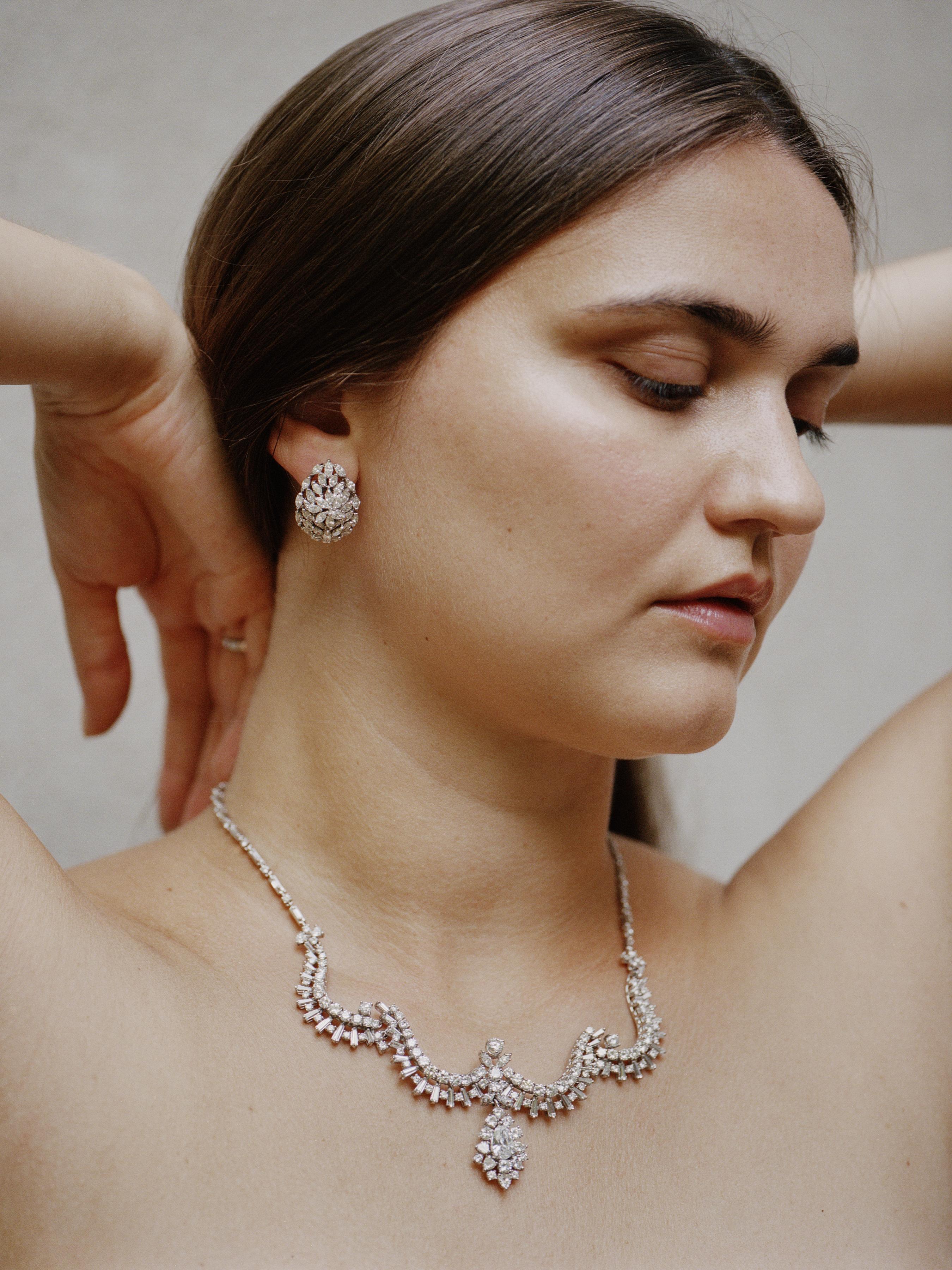 Collana vintage in platino con diamanti a pera in vendita 14