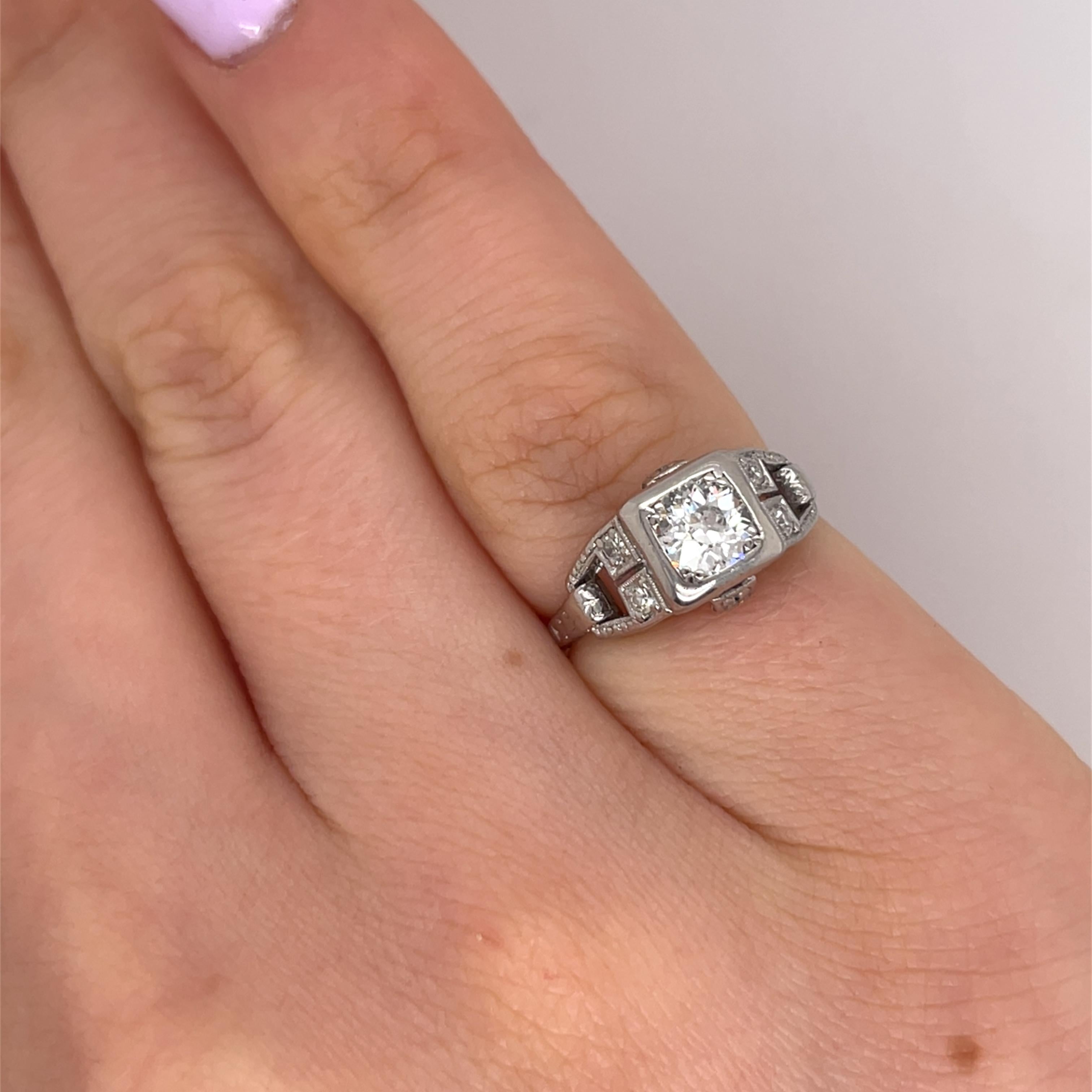 Women's or Men's Vintage Platinum Diamond Ring, Set With 0.35ct Round Natural Diamonds For Sale