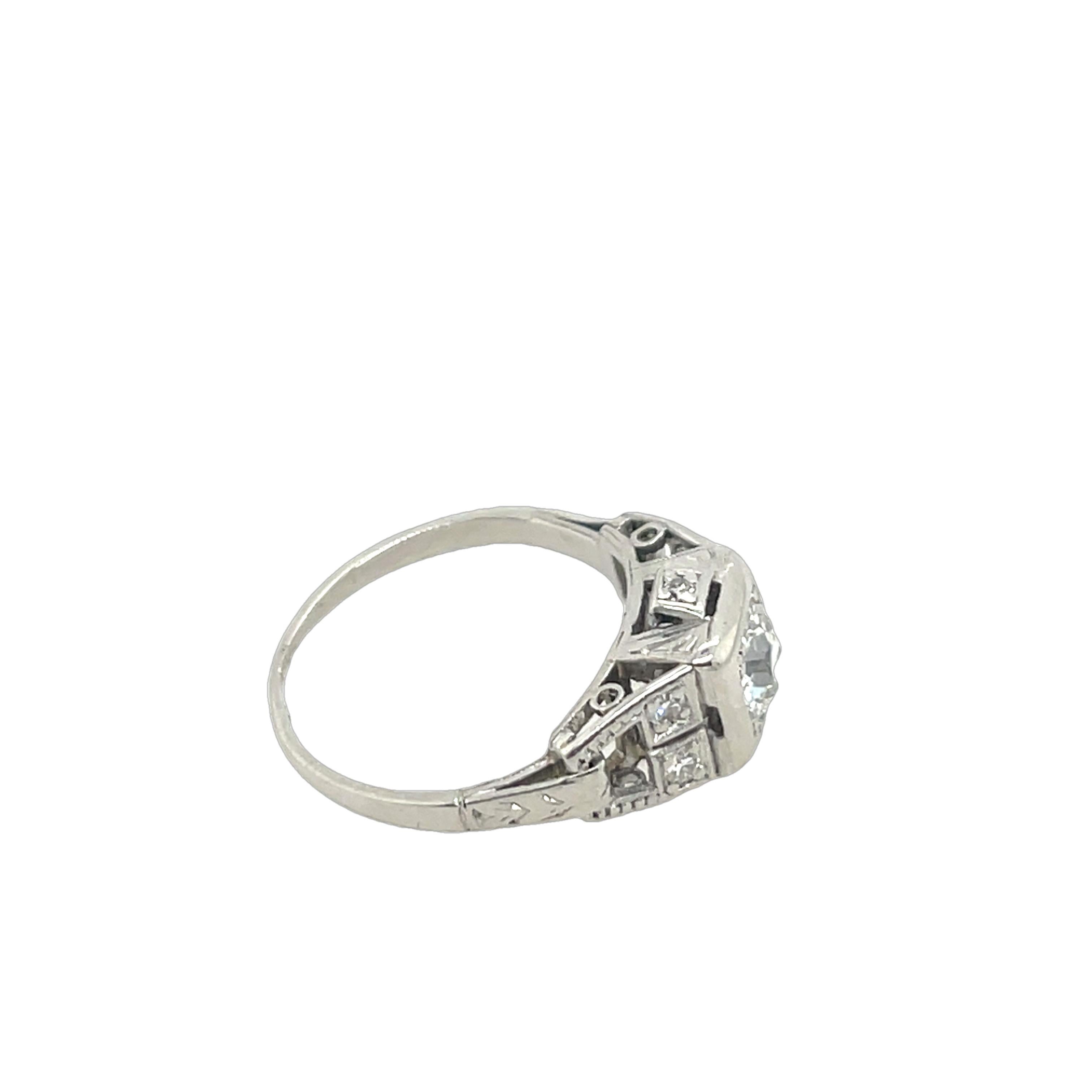 Vintage Platinum Diamond Ring, Set With 0.35ct Round Natural Diamonds For Sale 1