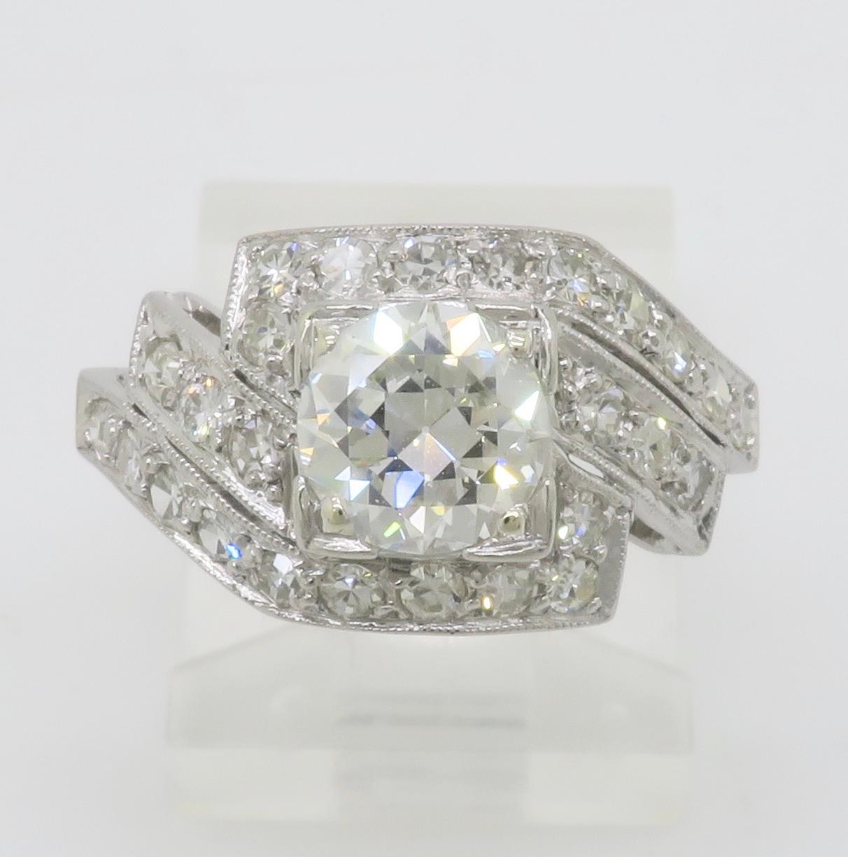 Bague vintage en platine avec 1,65 pce de diamants extraits de la terre en vente 5