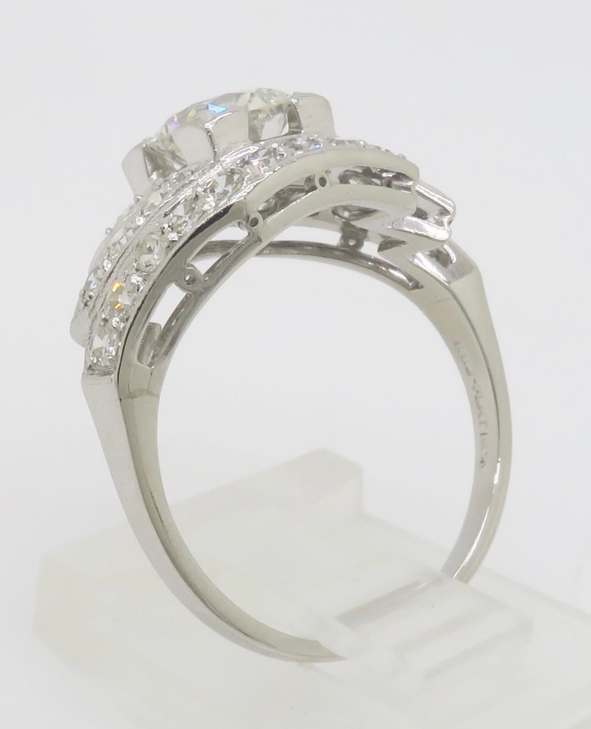 Bague vintage en platine avec 1,65 pce de diamants extraits de la terre en vente 8