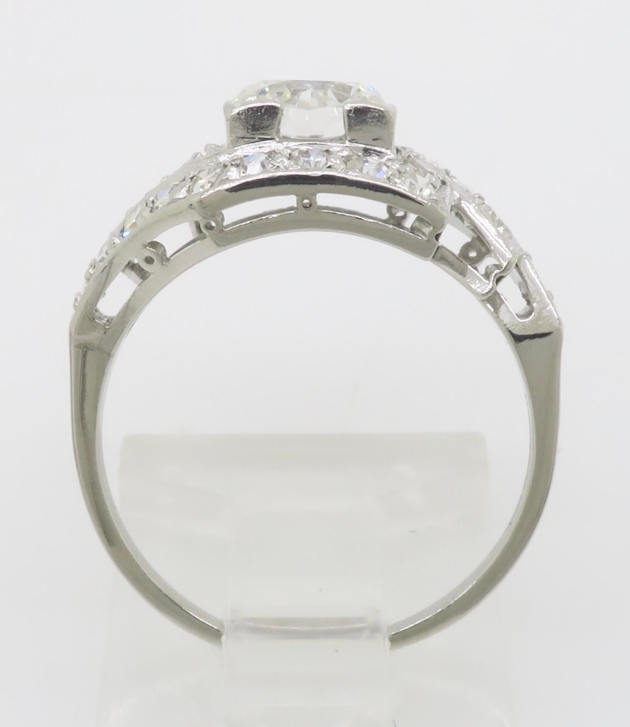 Bague vintage en platine avec 1,65 pce de diamants extraits de la terre en vente 9