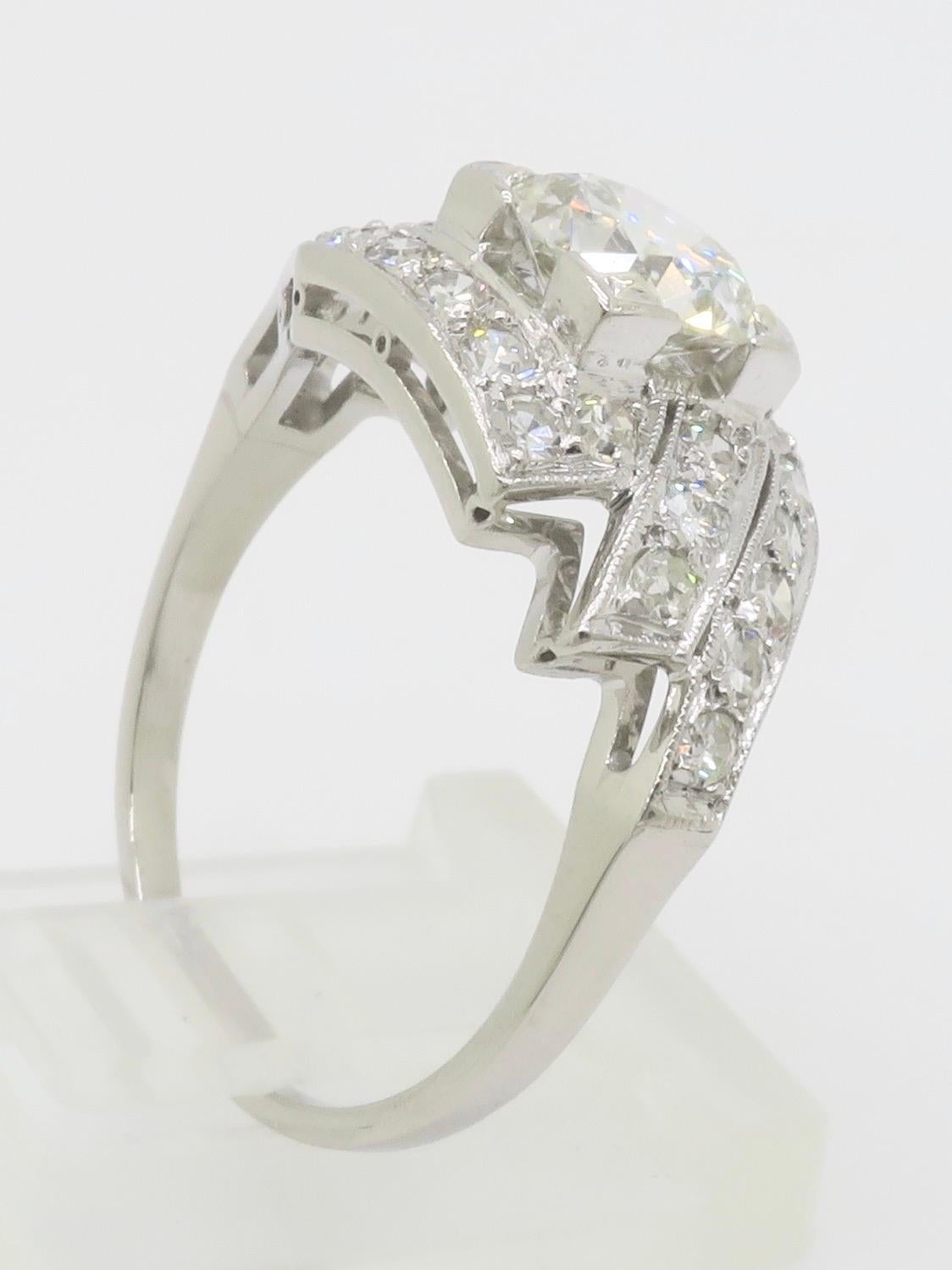 Bague vintage en platine avec 1,65 pce de diamants extraits de la terre en vente 10