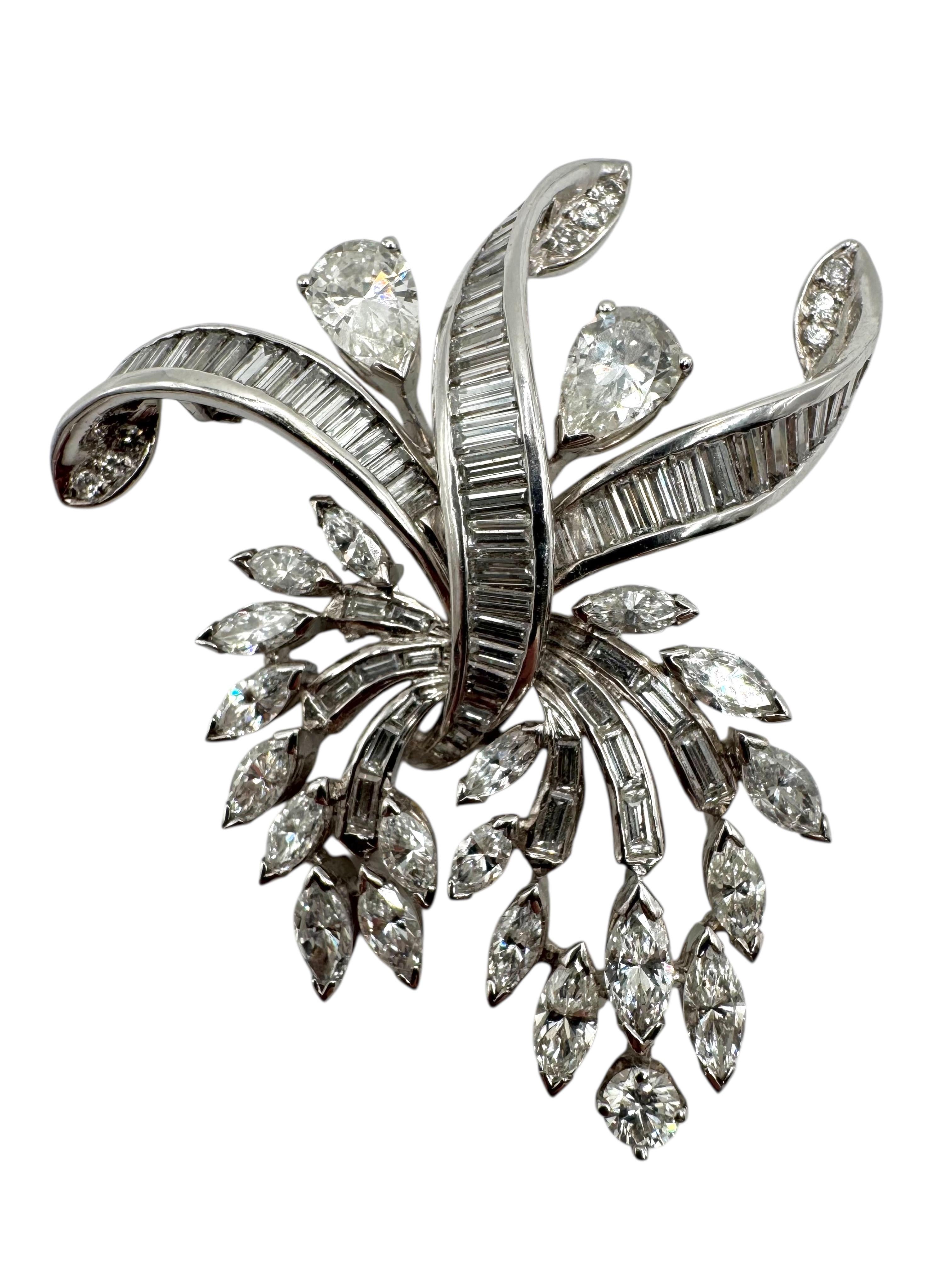 Taille poire Broche spray vintage en platine et diamants en vente