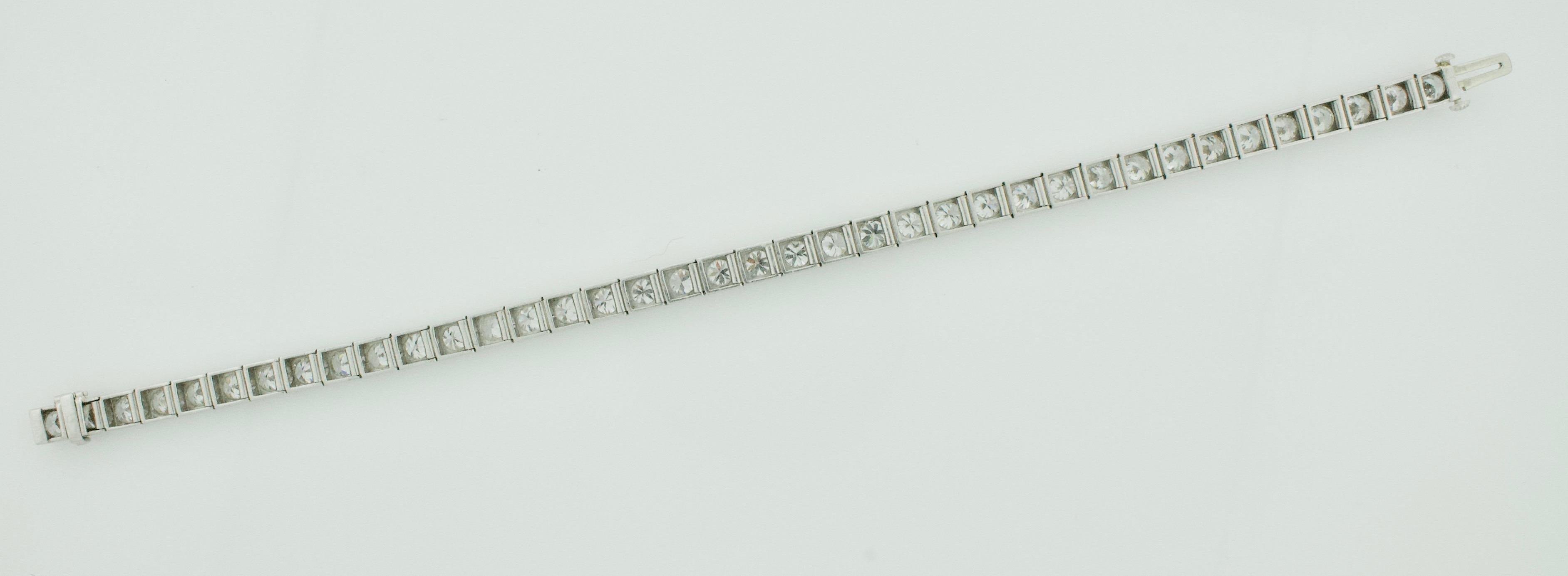 Vintage Platinum Diamond Tennis Bracelet circa 1930's 7.75 Carats In Good Condition For Sale In Wailea, HI