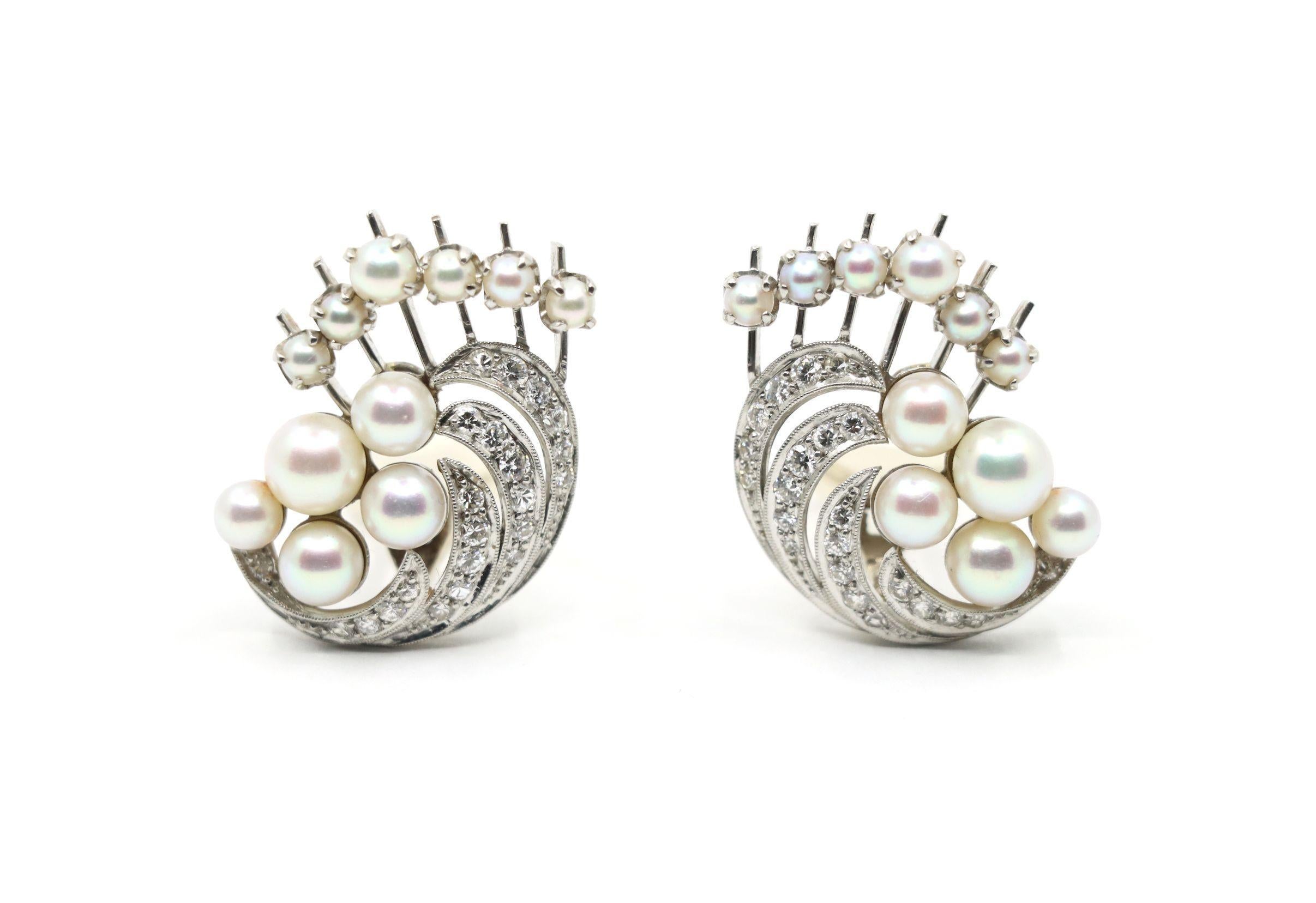 Pendientes vintage de platino y diamantes Olas de perlas en venta 7