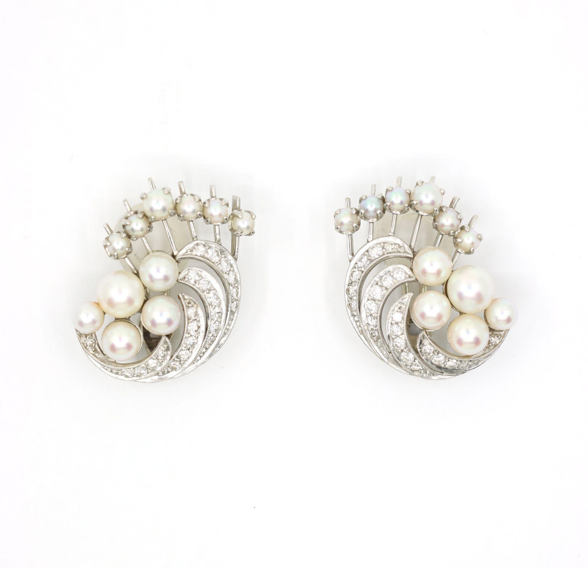 Pendientes vintage de platino y diamantes Olas de perlas Corte brillante en venta