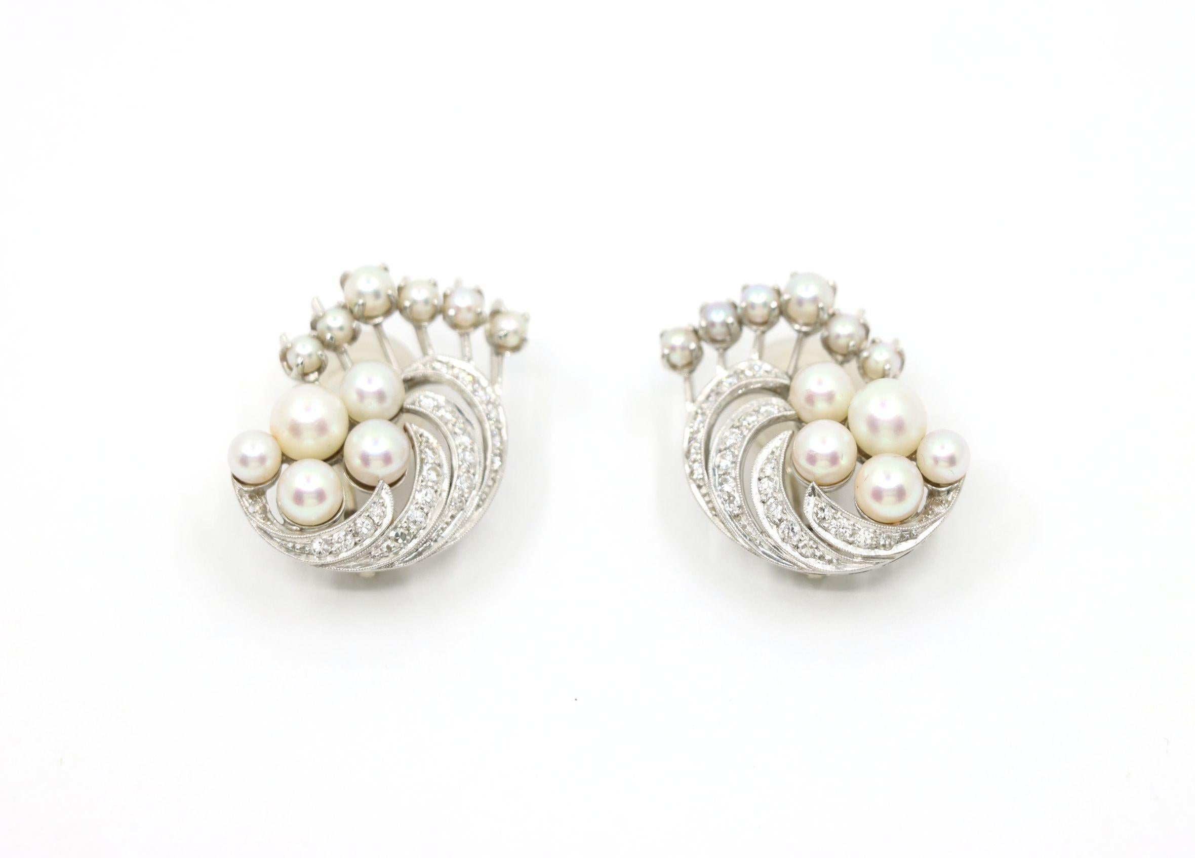 Pendientes vintage de platino y diamantes Olas de perlas en Bueno estado para la venta en Flushing, NY