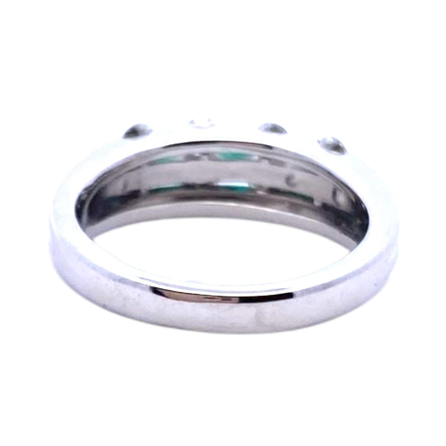 Platin-Ring mit Smaragd und Diamant im Zustand „Gut“ im Angebot in Henderson, NV