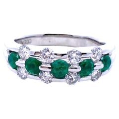 Platin-Ring mit Smaragd und Diamant
