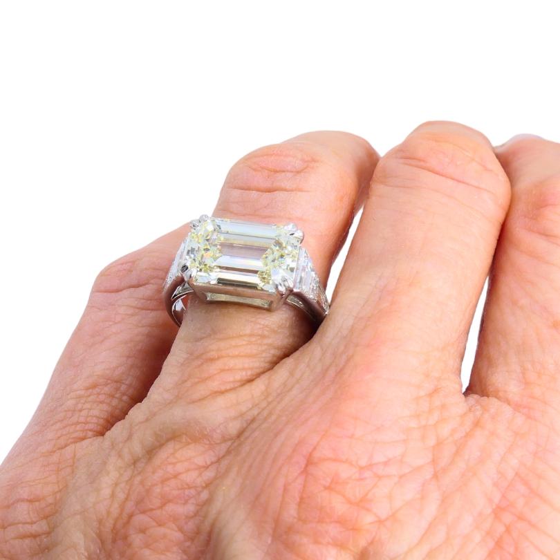 Taille émeraude Vintage Platinum Engagement Ring Emerald Cut Diamond 6.28cts Estate Jewelry en vente