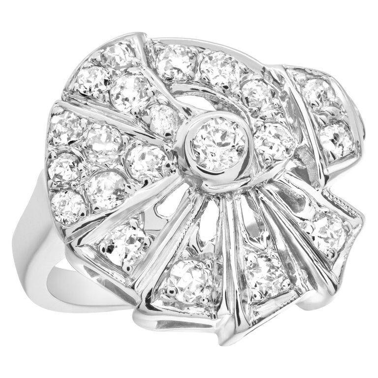 Vintage Platinum "Fan" Diamond Ring with 0.90 Carats in Diamonds For