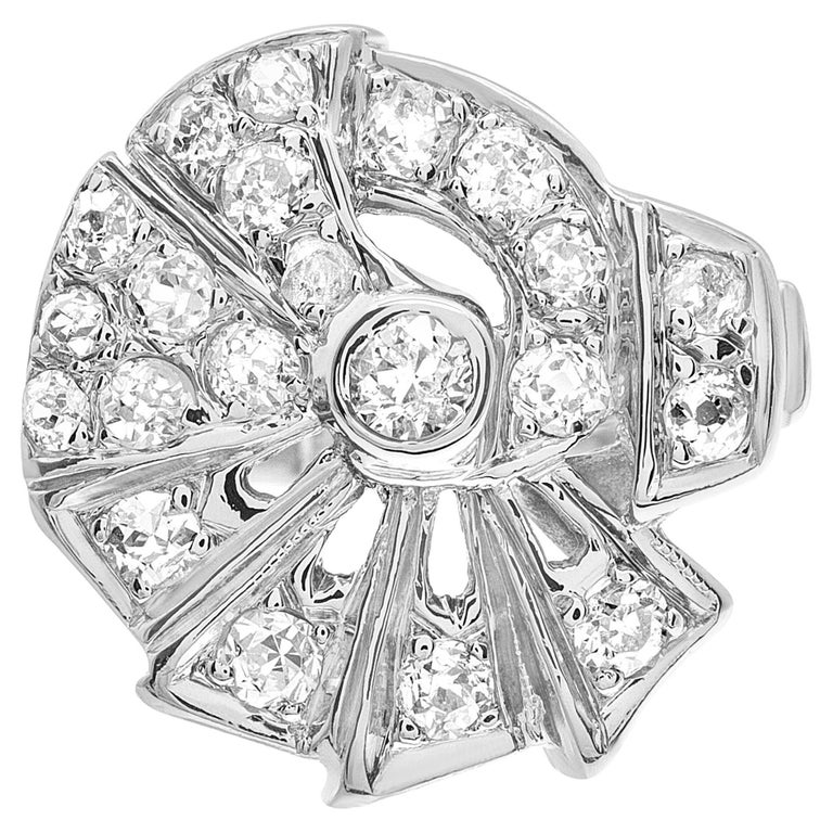 Vintage Platinum "Fan" Diamond Ring with 0.90 Carats in Diamonds For