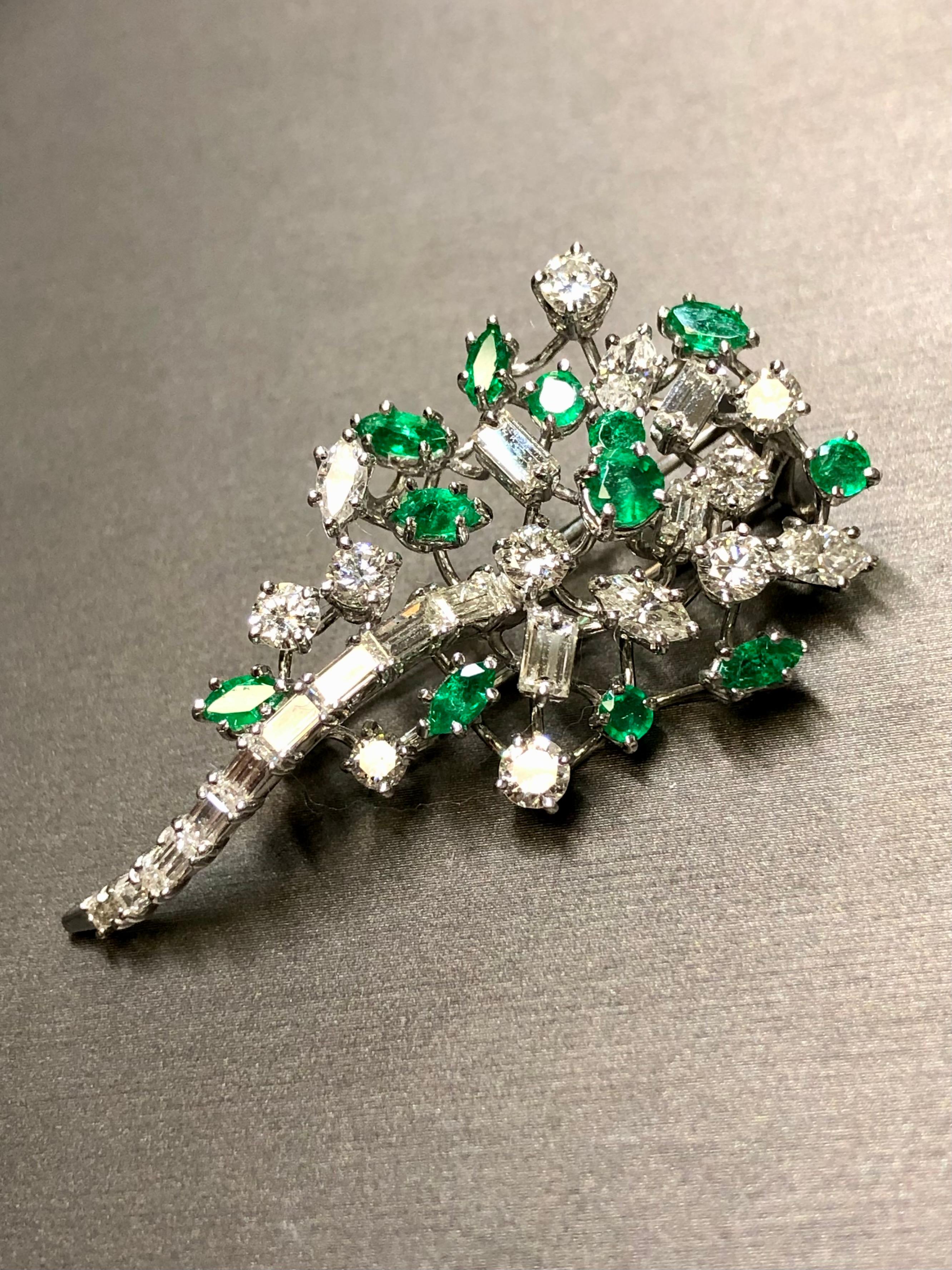 Vintage Platinum Fancy Diamond Emerald Spray Brooch Pin 5.80cttw G Vs In Good Condition For Sale In Winter Springs, FL