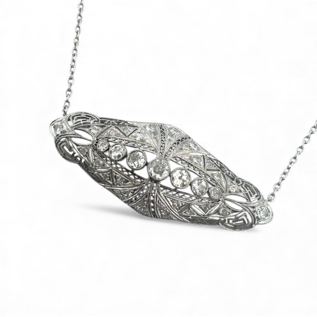 Taglio antico europeo Collana vintage in platino con filigrana e diamanti da 1,5 carati per la conversione della spilla in vendita