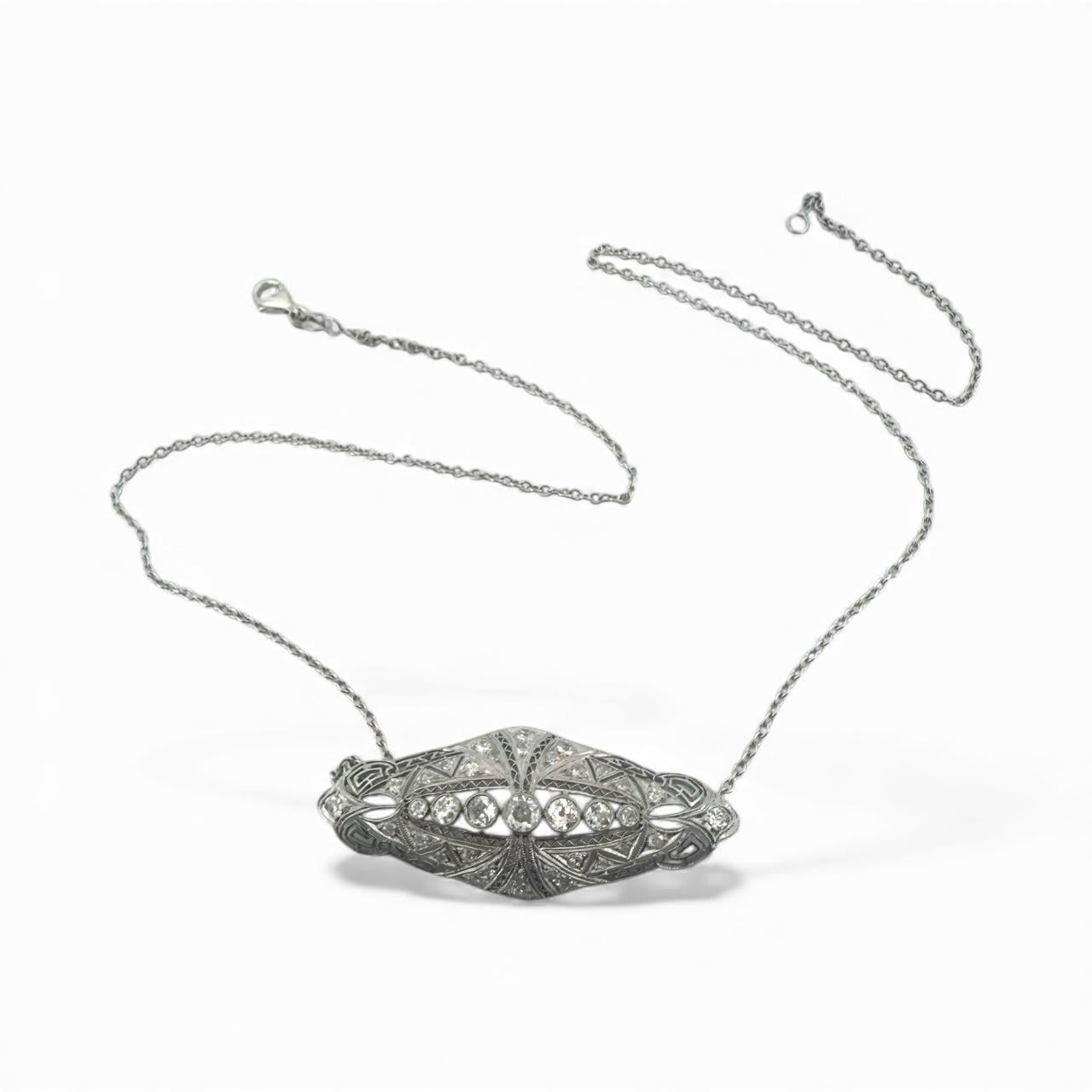 Collana vintage in platino con filigrana e diamanti da 1,5 carati per la conversione della spilla In condizioni buone in vendita a Montgomery, AL