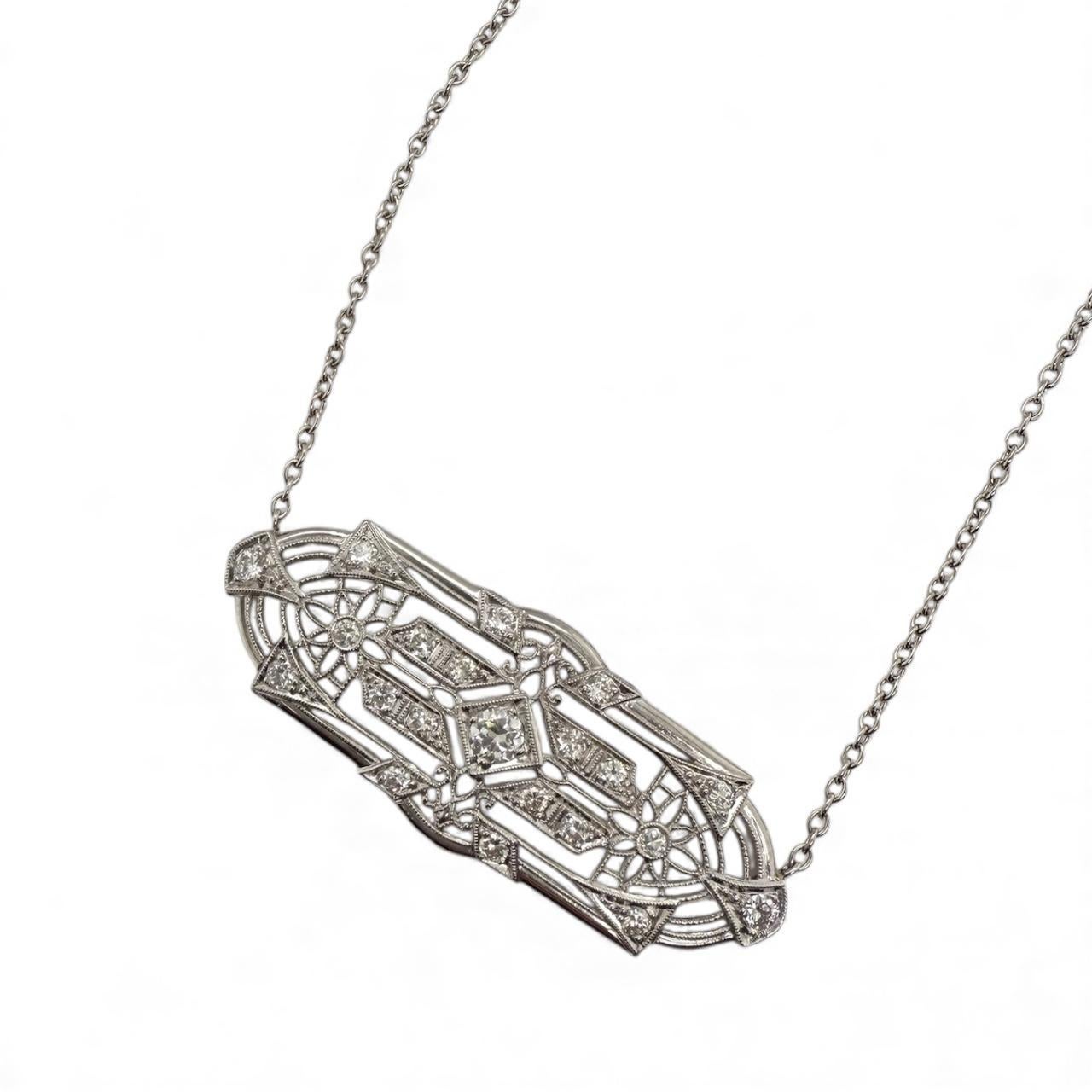 Taglio antico europeo Collana di conversione con spilla in platino filigrana e diamanti d'epoca in vendita