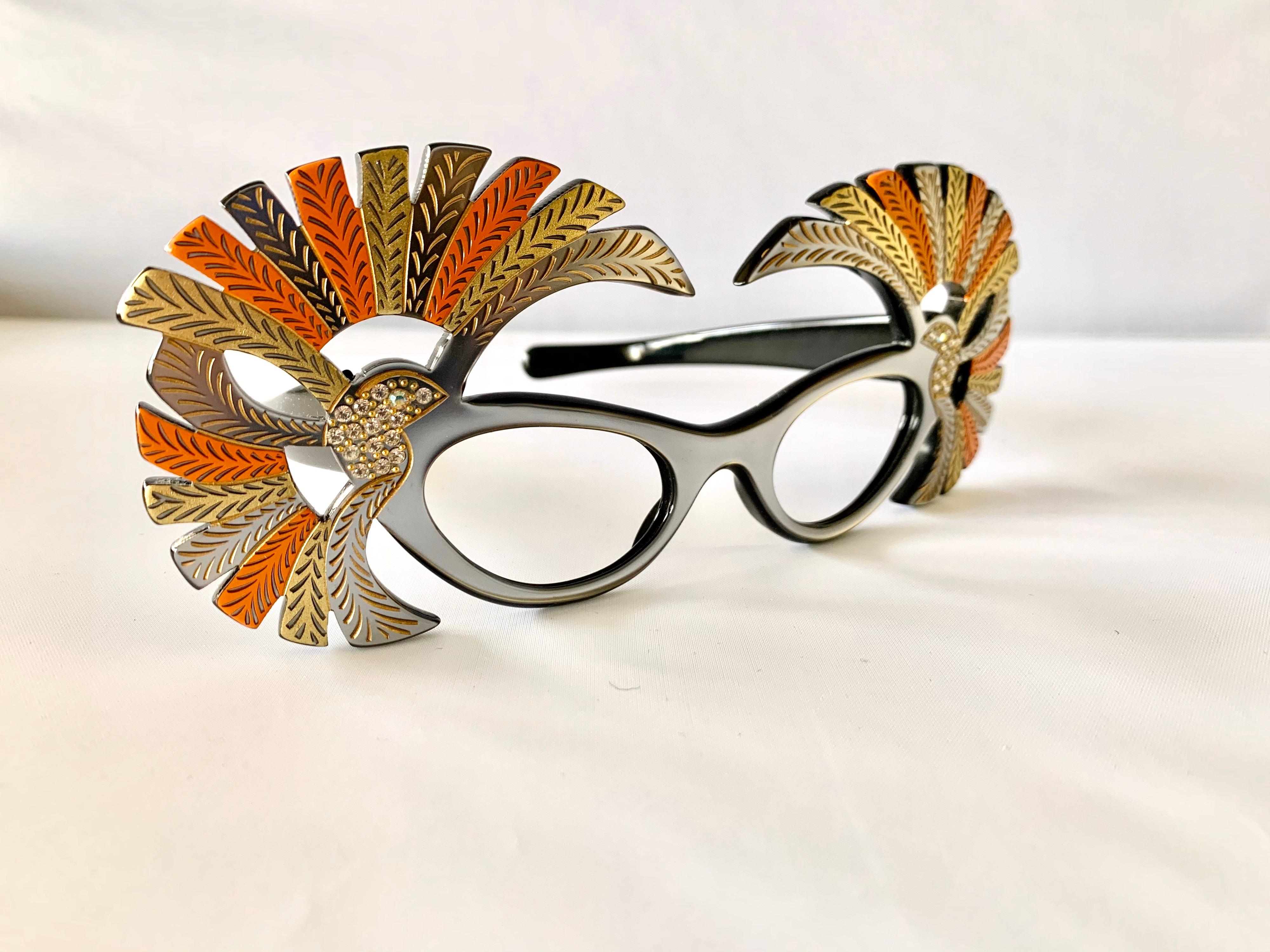 Unique one-of-a-kind deco wing Frames, hand-painted in a metallic finish and embellished with rhinestones for that WOW effect. Put in your own prescription in good company and turn your face into a work of art with this original pair of vintage