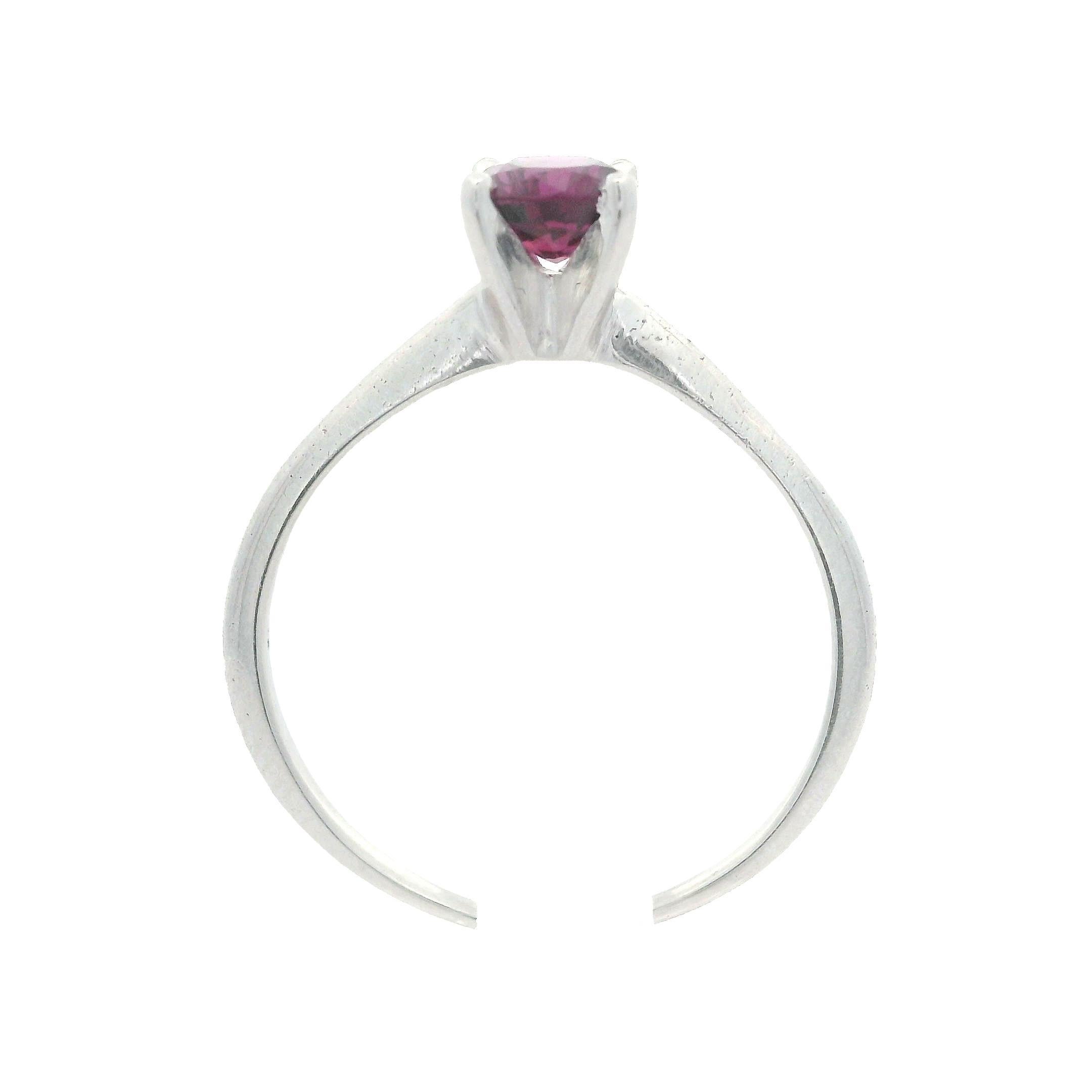 Vintage Platinum GIA 0.58ct Oval Cut Ruby Solitaire Petite Skinny Band Ring In Good Condition For Sale In Montclair, NJ