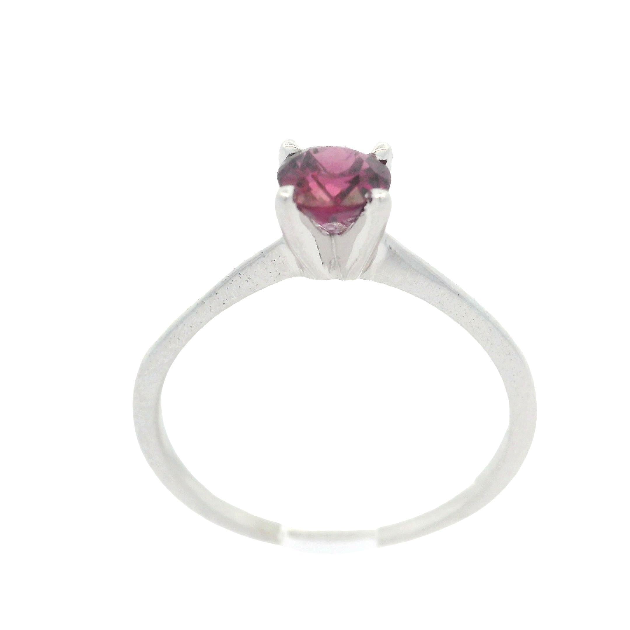 Vintage Platinum GIA 0.58ct Oval Cut Ruby Solitaire Petite Skinny Band Ring For Sale 5