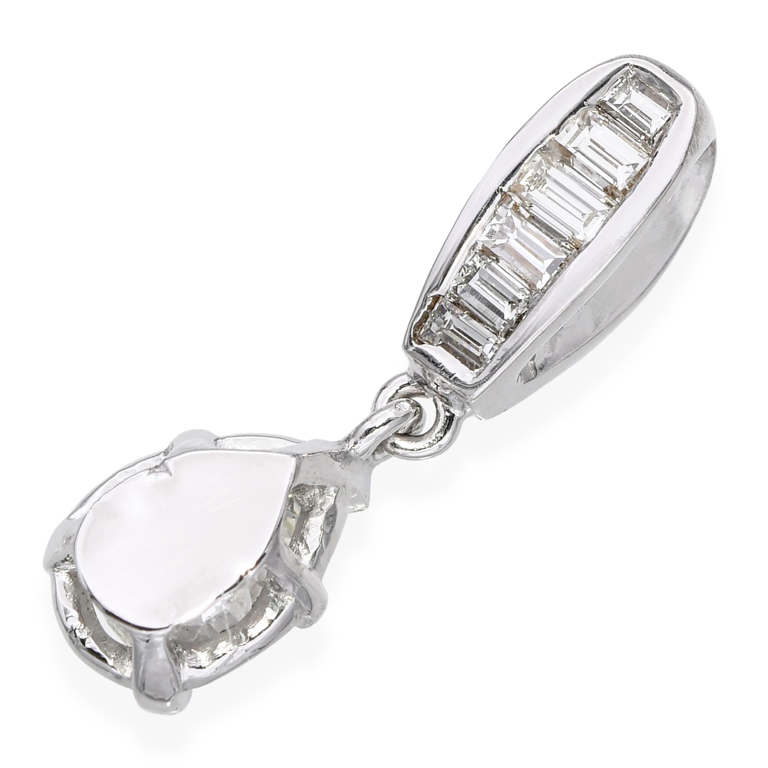 Taglio a goccia Ciondolo vintage in platino GIA 0,98tcw J Si2 con diamante in vendita