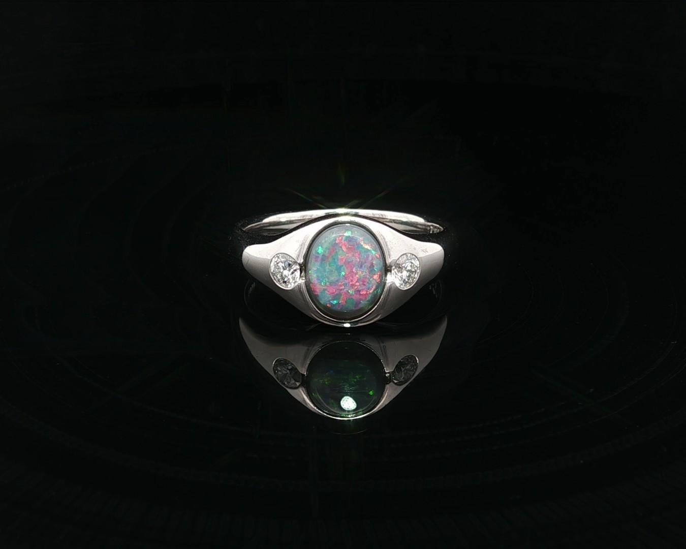 Cabochon Anello vintage in platino GIA da 1,26 carati con opale grigia e diamanti a basso profilo in vendita