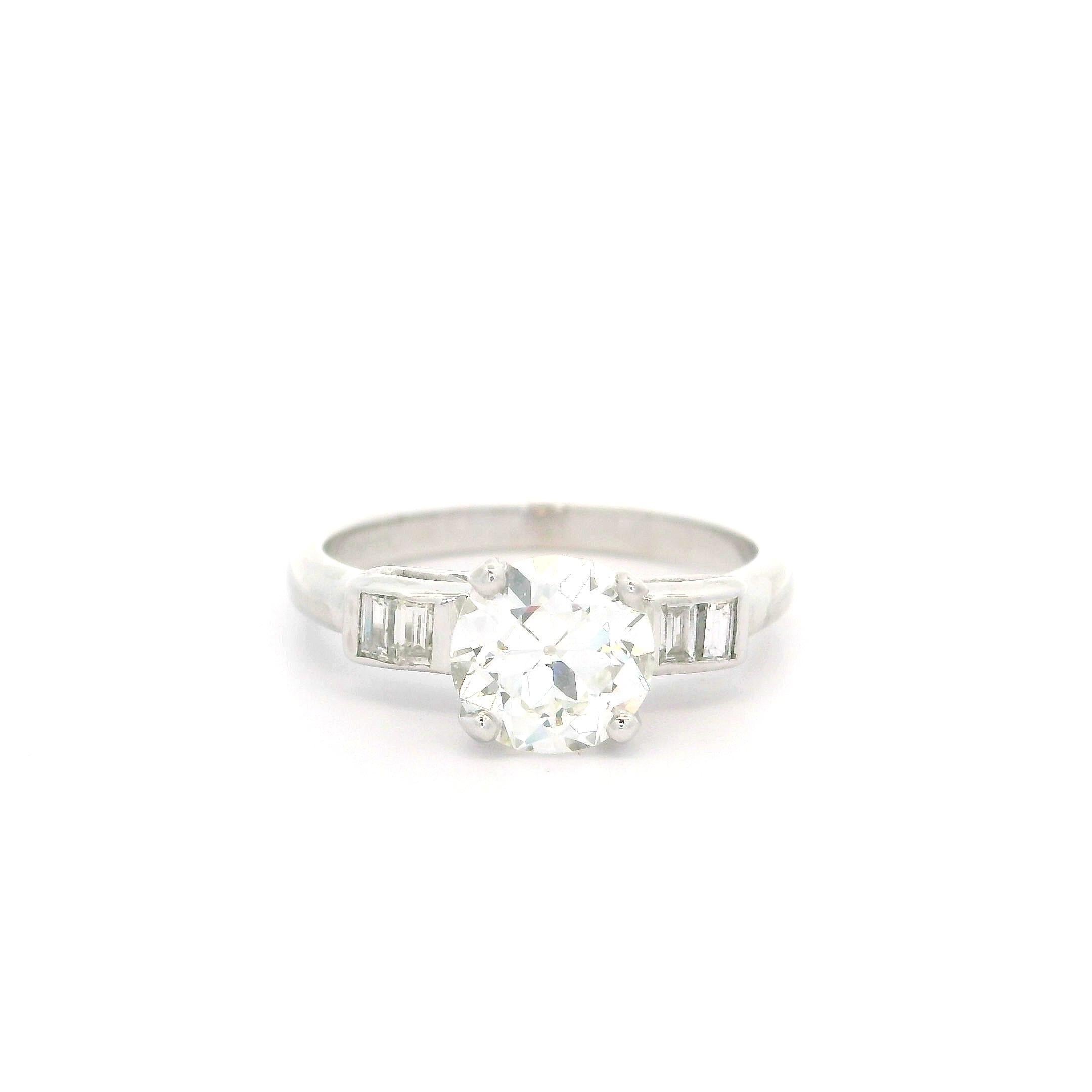 Anello di fidanzamento vintage in platino GIA da 1,29ctw rotondo con lati a baguette in vendita 2