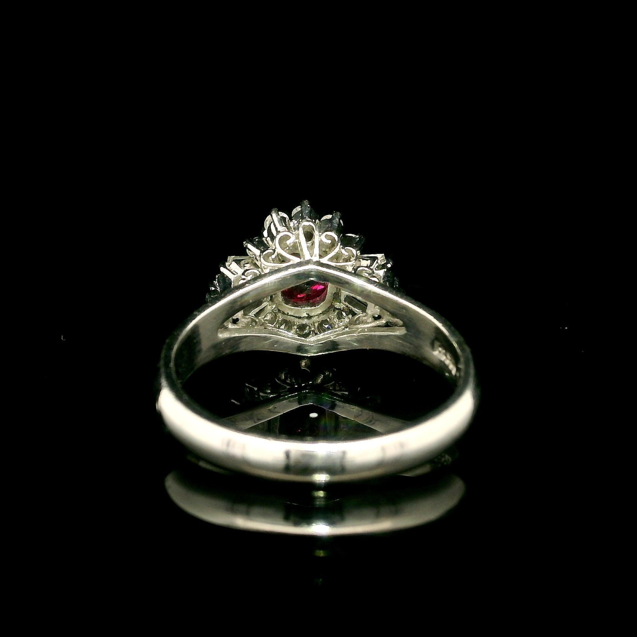 --Pietre: --
(1) Rubino naturale autentico - Vecchio taglio a cuscino - Incastonato - Bel colore - Colore rosso porpora - Senza calore - 1,0ct (esatto)
** Vedere i dettagli della certificazione qui sotto per informazioni complete
Diamanti naturali