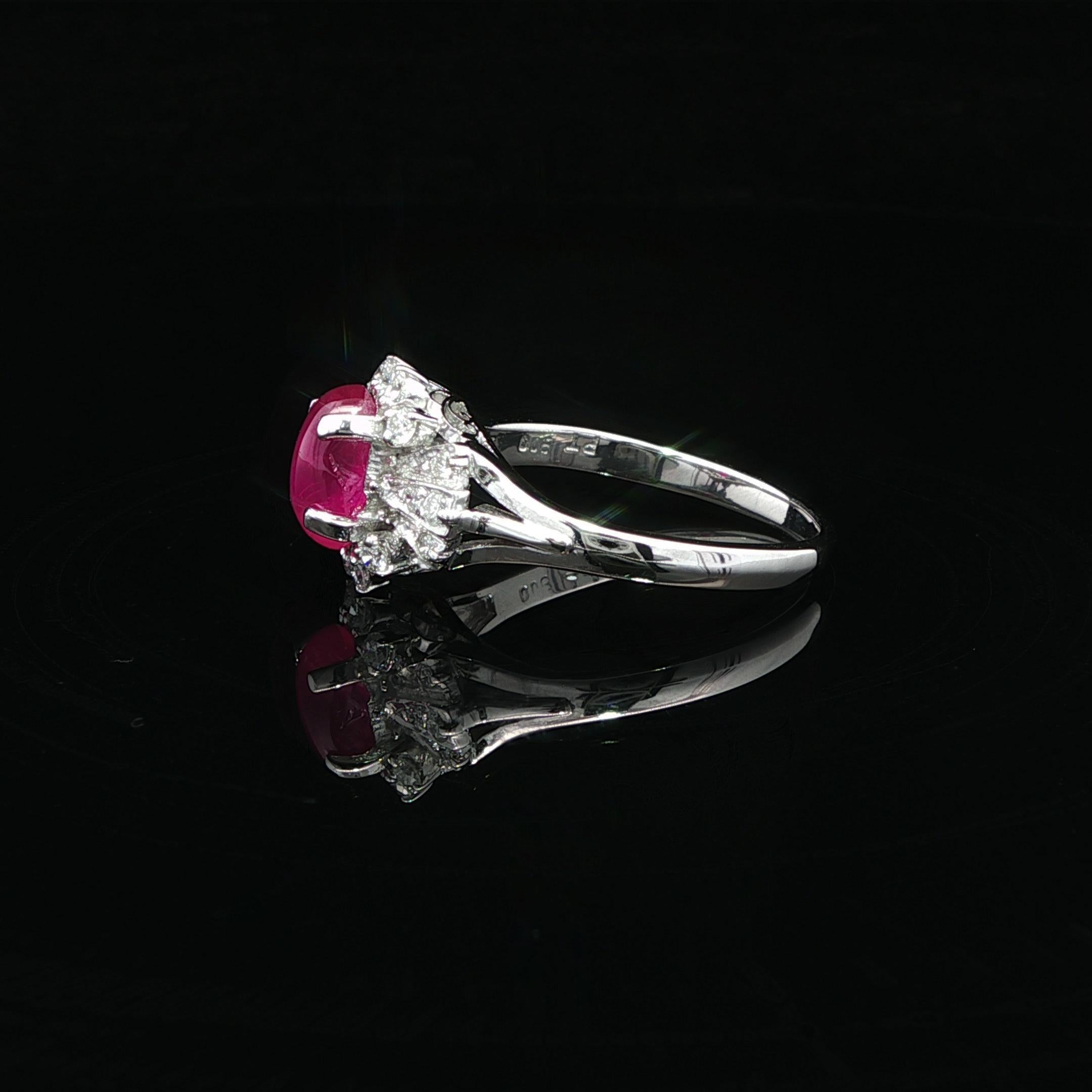 Anillo vintage de platino GIA de 1,47 ctw de rubí estrella de Birmania de alta calidad con diamantes en venta 1