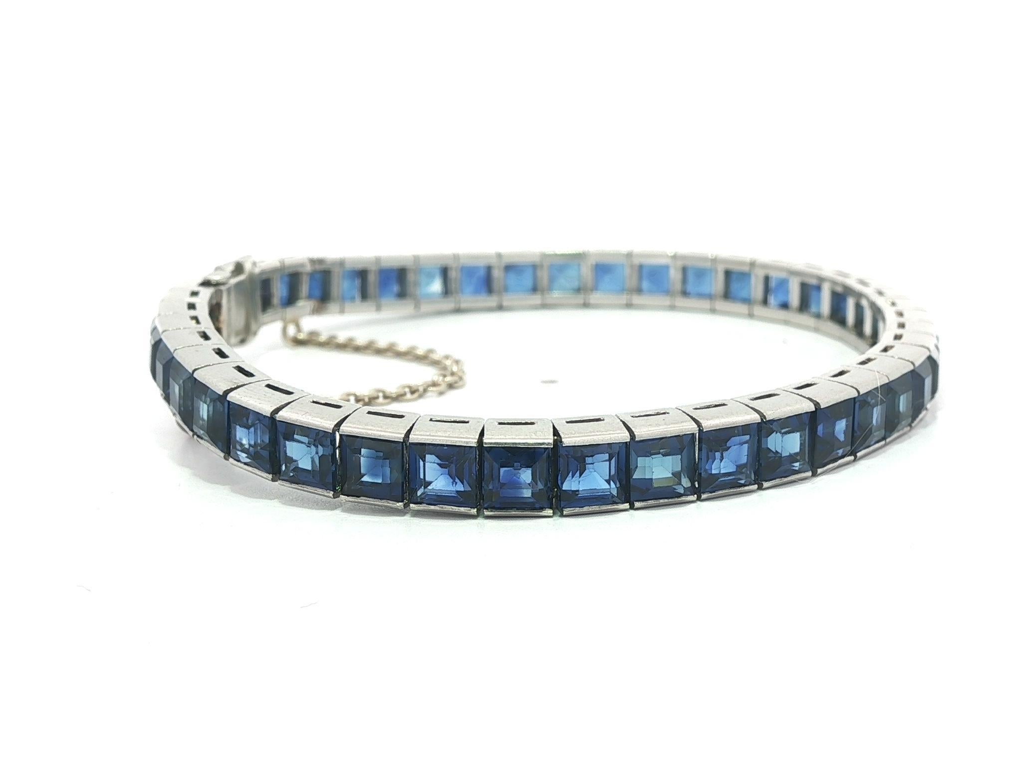 Quadrato Bracciale vintage in platino GIA 14ctw Square Step Cut Sapphire Line Impilabile in vendita