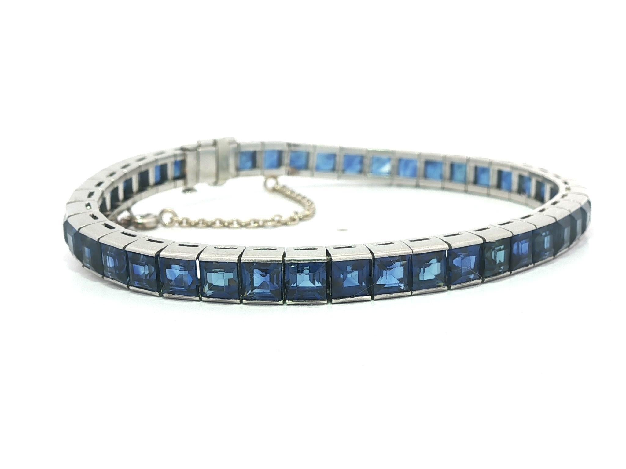 Bracciale vintage in platino GIA 14ctw Square Step Cut Sapphire Line Impilabile In condizioni buone in vendita a Montclair, NJ