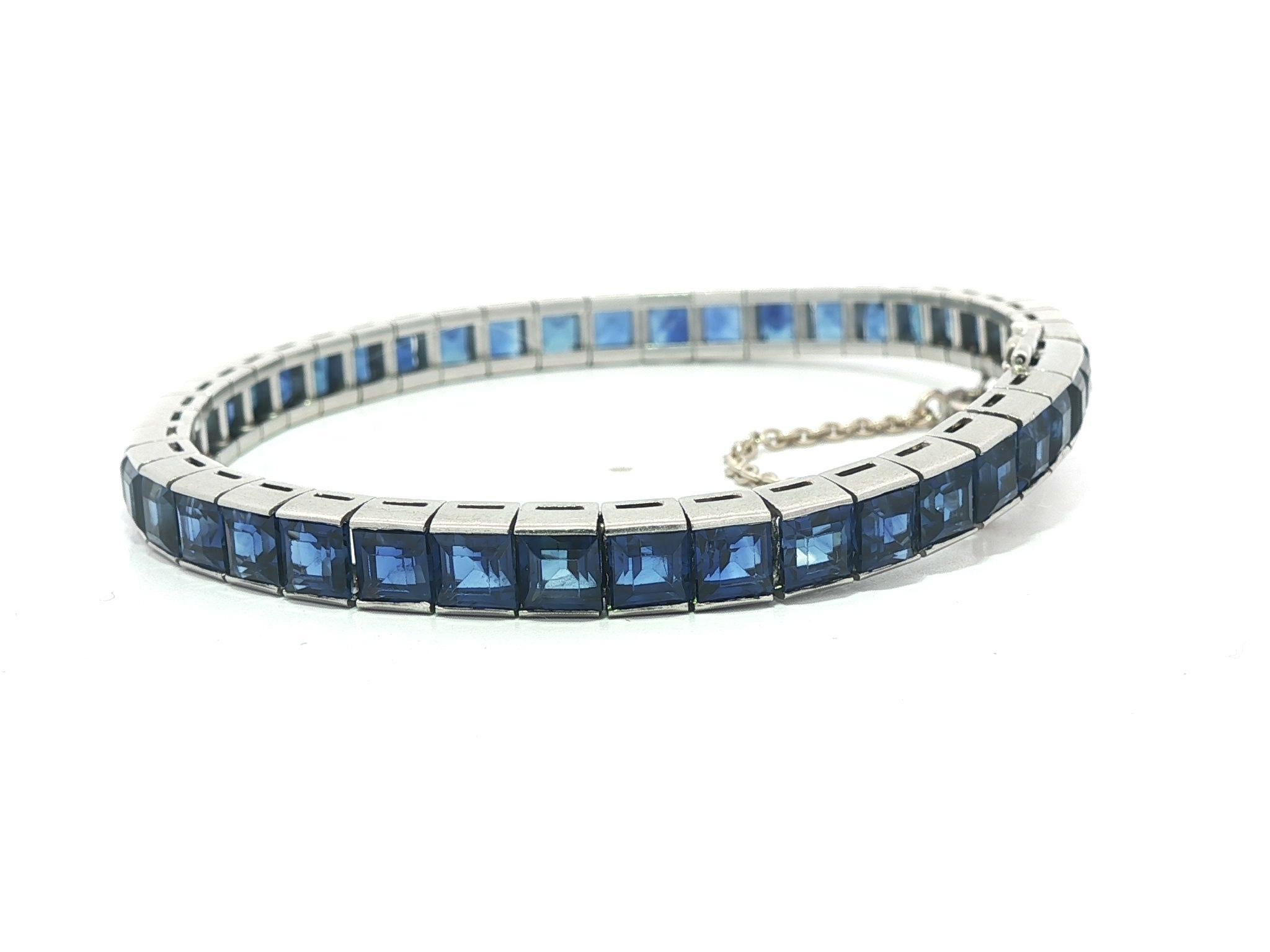 Bracciale vintage in platino GIA 14ctw Square Step Cut Sapphire Line Impilabile in vendita 1