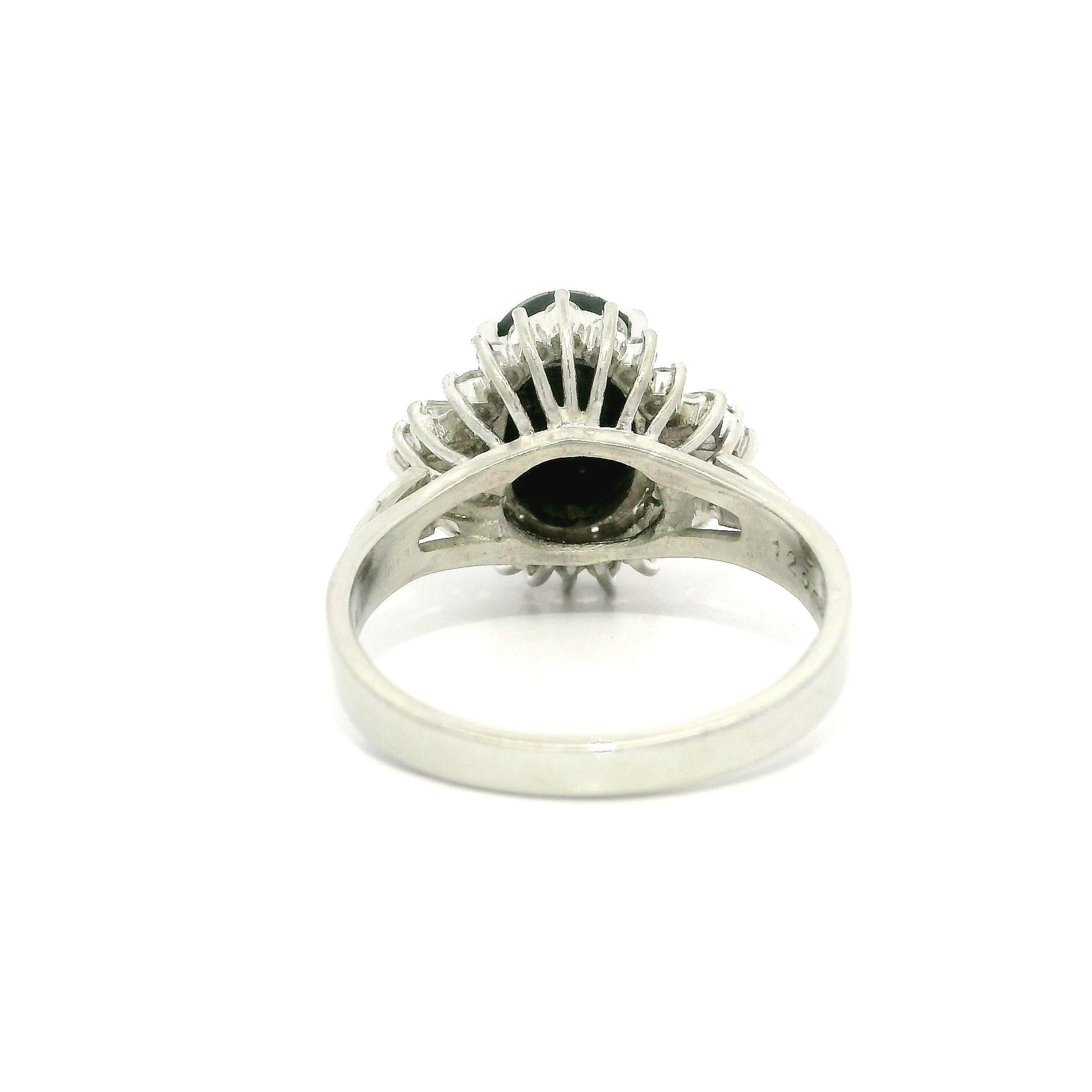 Anello vintage in platino GIA da 1,66 ct. con opale nero, rosso, blu e diamanti In condizioni ottime in vendita a Montclair, NJ