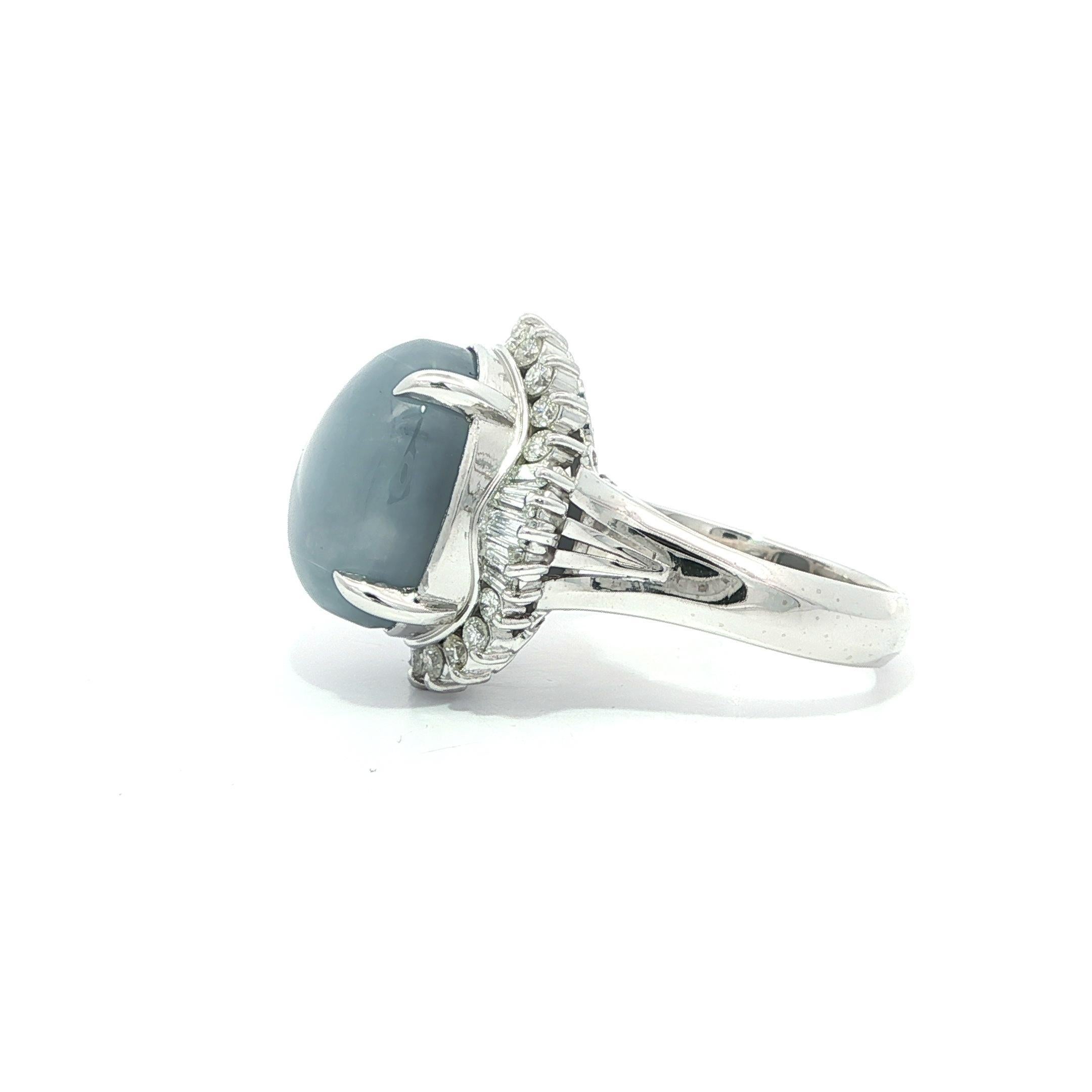 Anillo con halo de diamantes y zafiro estrella azul cabujón vintage de platino GIA 17,45 ctw en venta 5