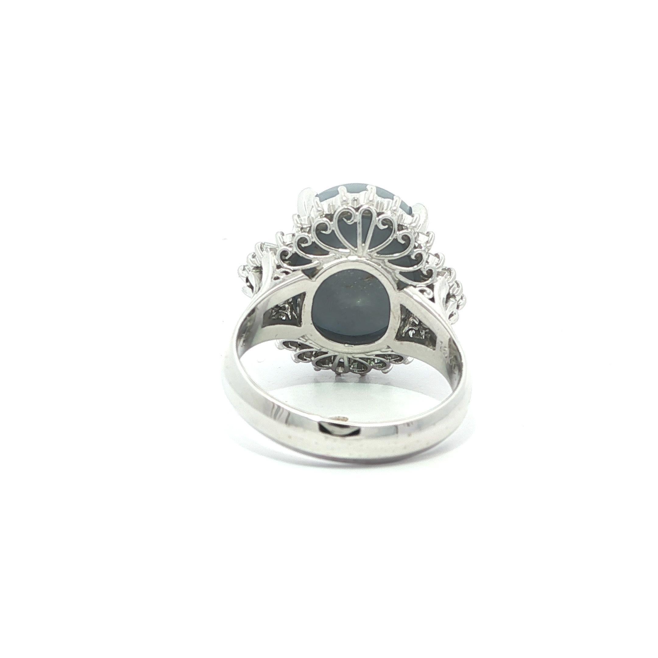 Anillo con halo de diamantes y zafiro estrella azul cabujón vintage de platino GIA 17,45 ctw en venta 6